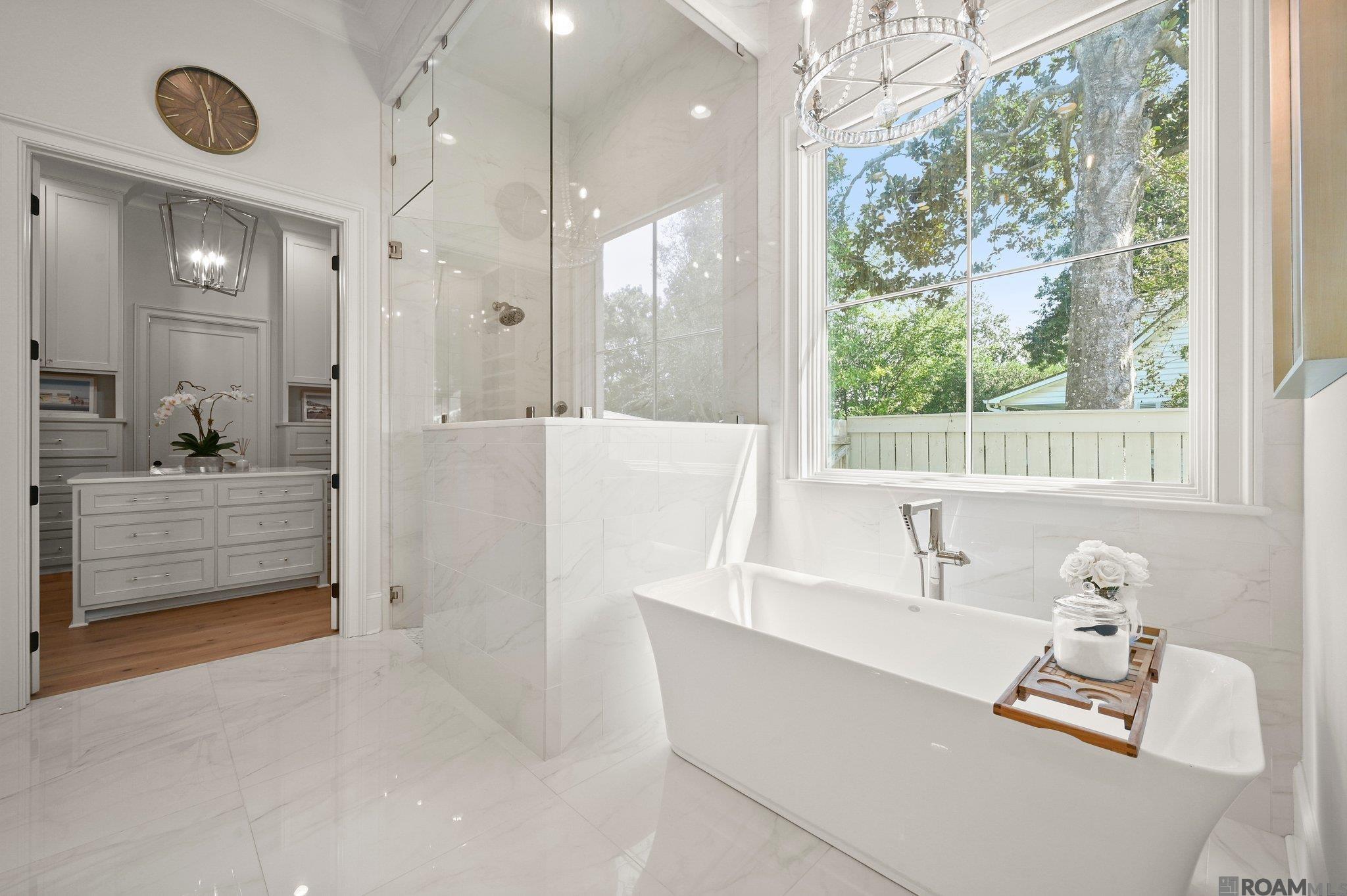 Baton Rouge, Louisiana, 70808, United States, 4 Bedrooms Bedrooms, ,7 BathroomsBathrooms,Residential,Active,1963274