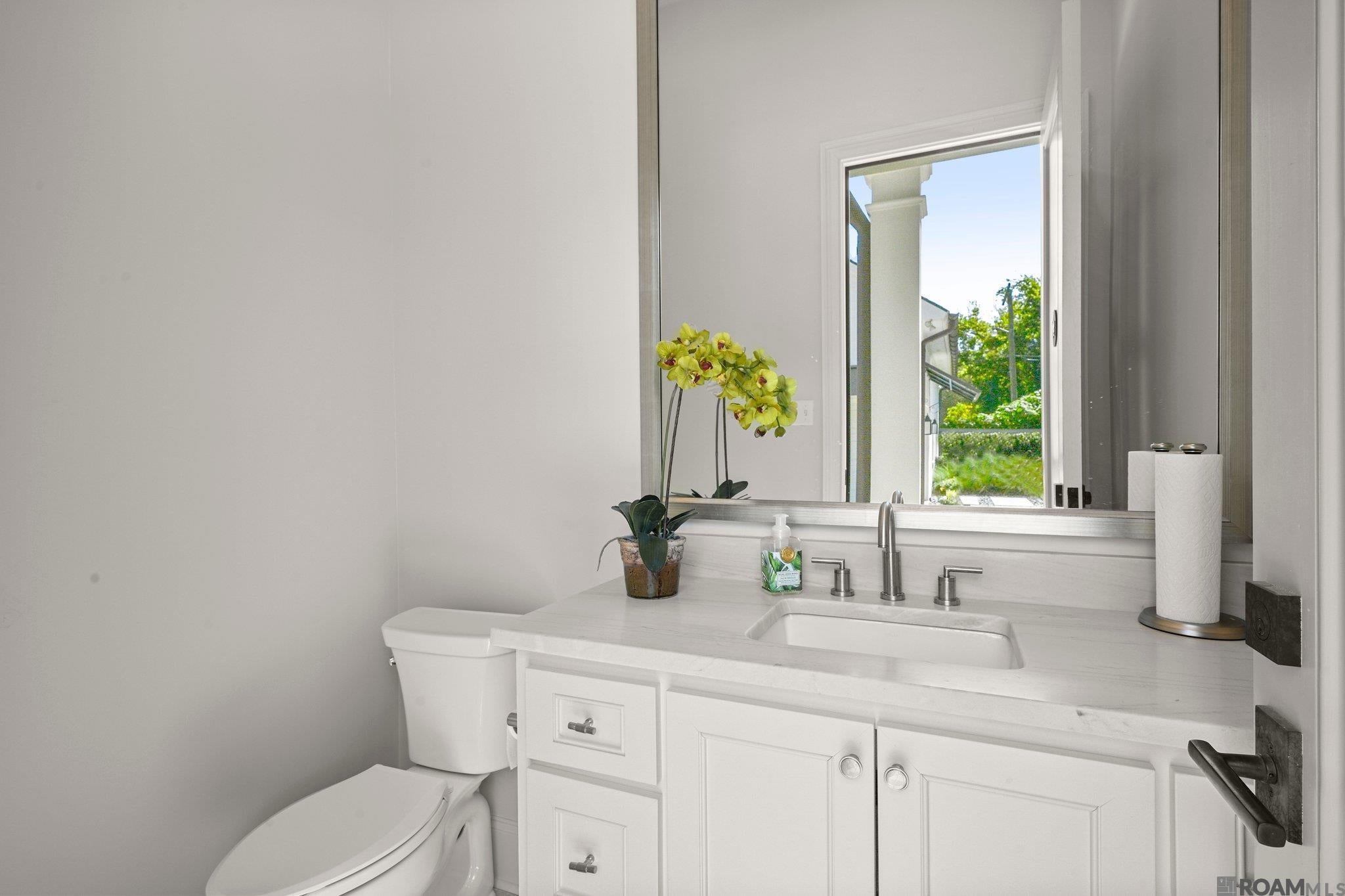 Baton Rouge, Louisiana, 70808, United States, 4 Bedrooms Bedrooms, ,7 BathroomsBathrooms,Residential,Active,1963274