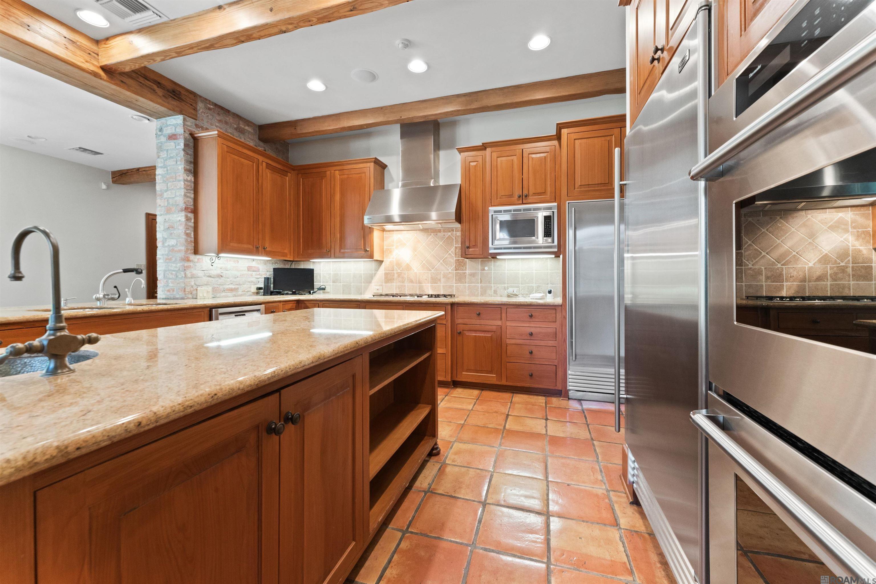 Baton Rouge, Louisiana, 70810, United States, ,5 BathroomsBathrooms,Residential,Active,1732390