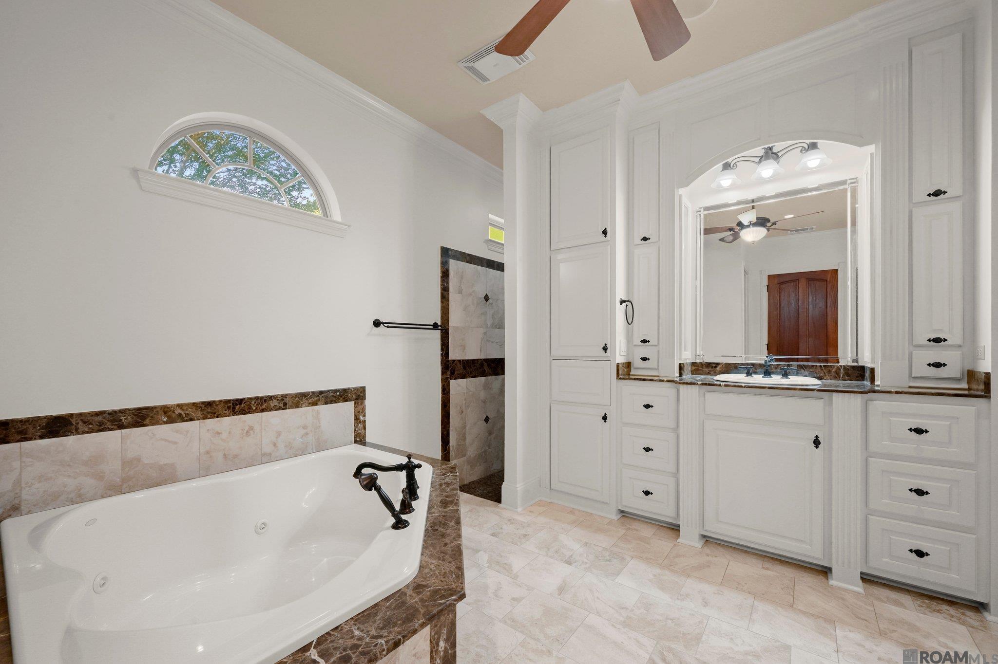 Baton Rouge, Louisiana, 70809, United States, ,5 BathroomsBathrooms,Residential,Active,1852704
