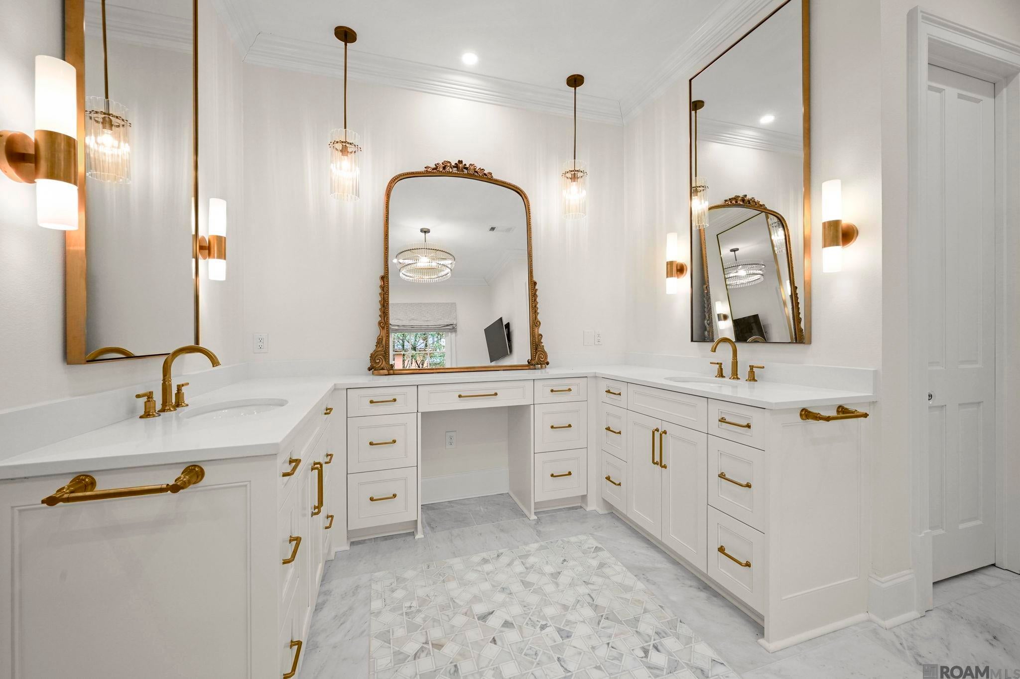 Baton Rouge, Louisiana, 70808, United States, 5 Bedrooms Bedrooms, ,5 BathroomsBathrooms,Residential,Active,2014598