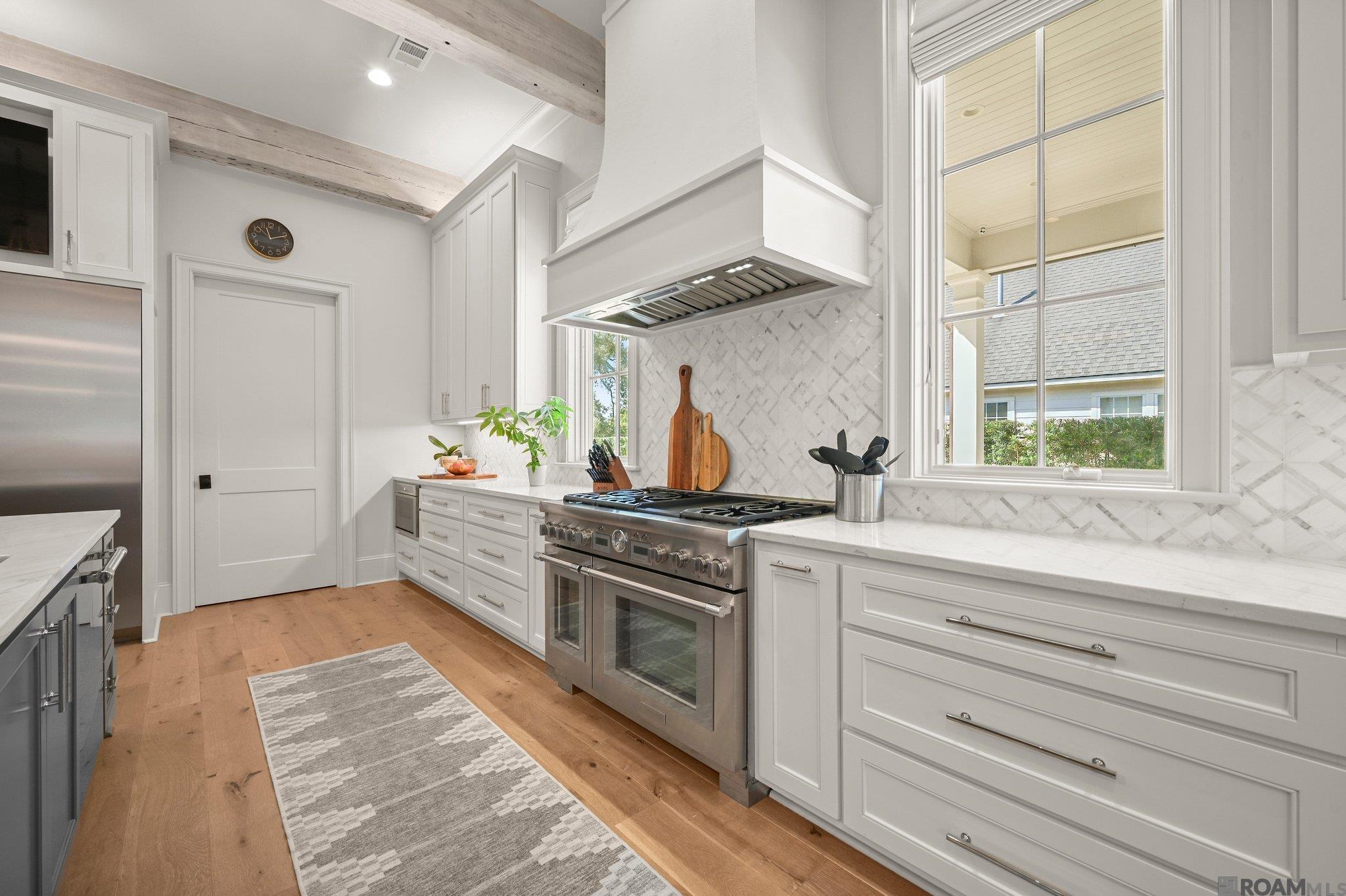 Baton Rouge, Louisiana, 70808, United States, 4 Bedrooms Bedrooms, ,7 BathroomsBathrooms,Residential,Active,1963274