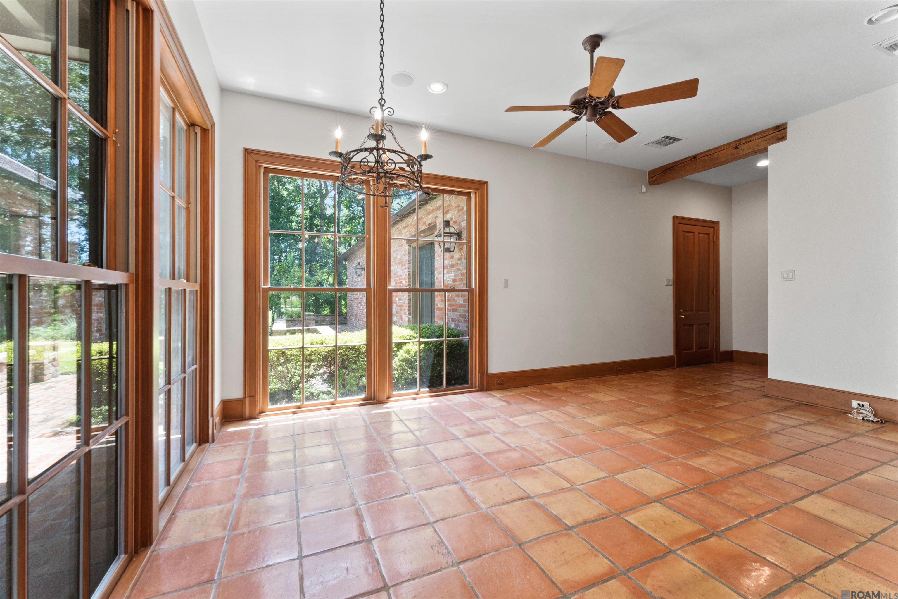 Baton Rouge, Louisiana, 70810, United States, ,5 BathroomsBathrooms,Residential,Active,1732390