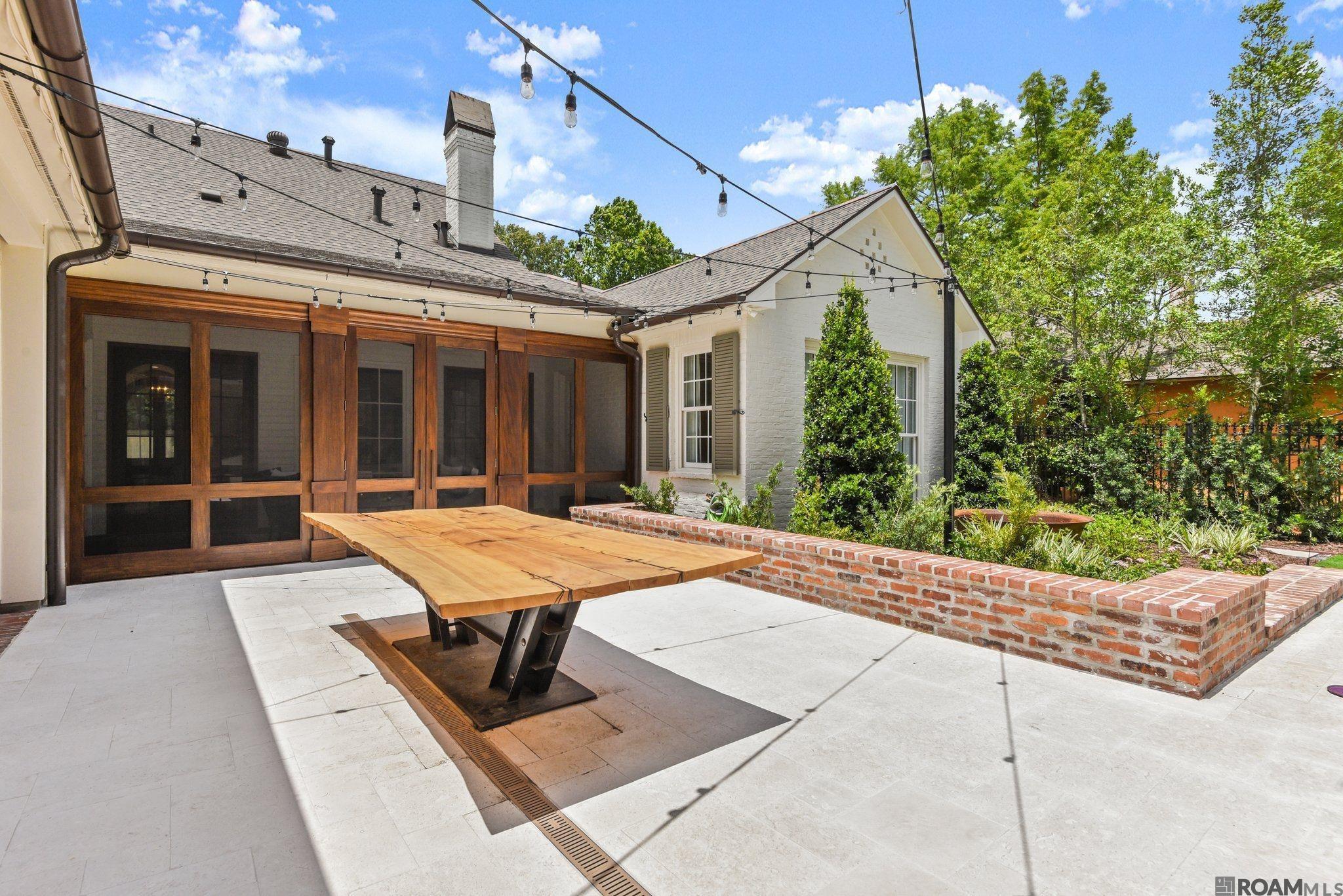 Baton Rouge, Louisiana, 70808, United States, 5 Bedrooms Bedrooms, ,5 BathroomsBathrooms,Residential,Active,2014598