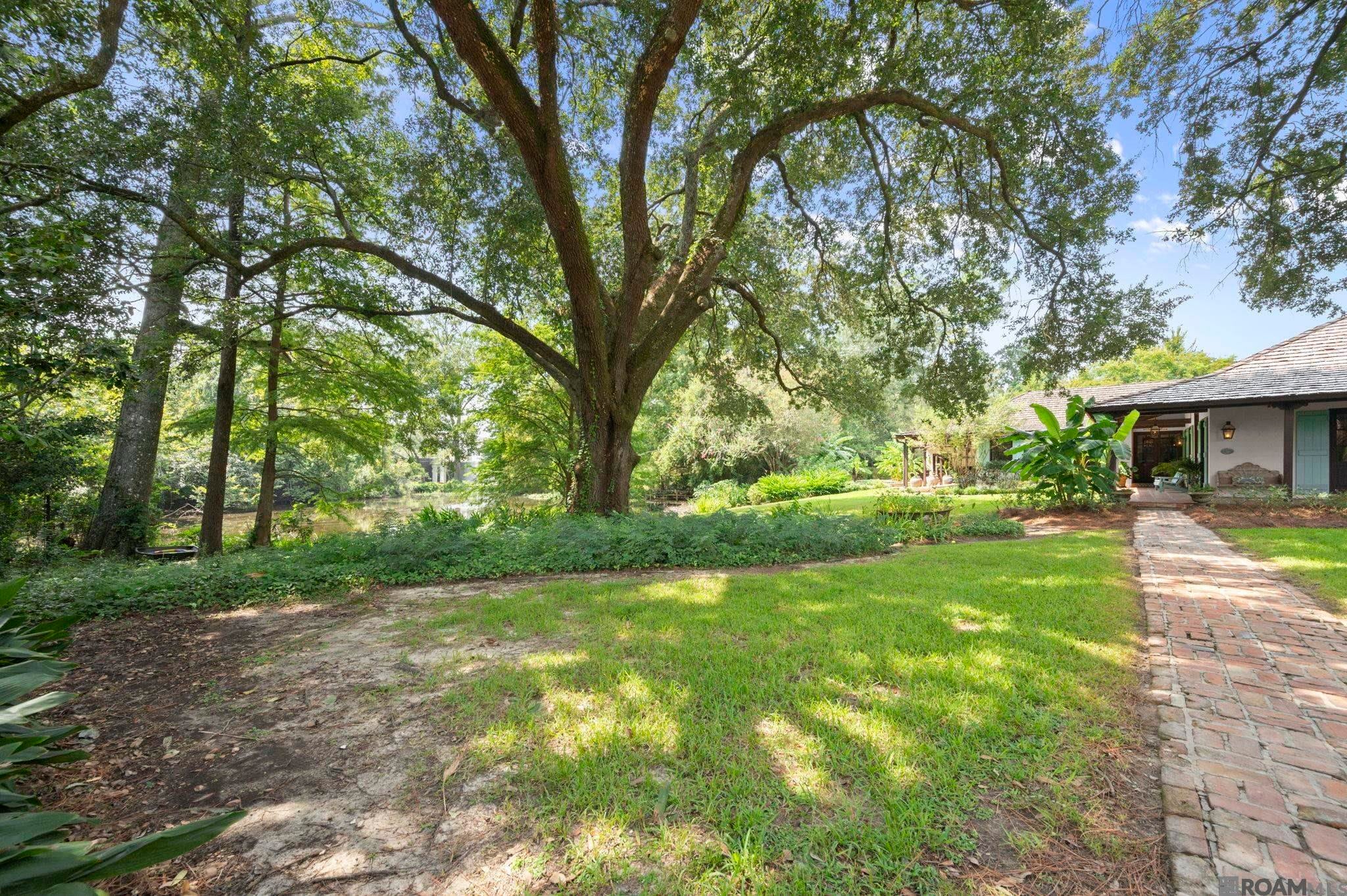 Baton Rouge, Louisiana, 70808, United States, 4 Bedrooms Bedrooms, ,5 BathroomsBathrooms,Residential,Active,1945865