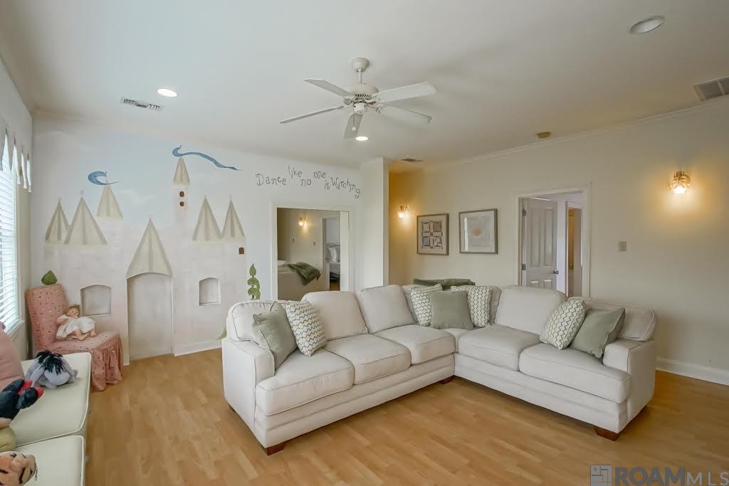 Baton Rouge, Louisiana, 70810, United States, 6 Bedrooms Bedrooms, ,5 BathroomsBathrooms,Residential,Active,1919393