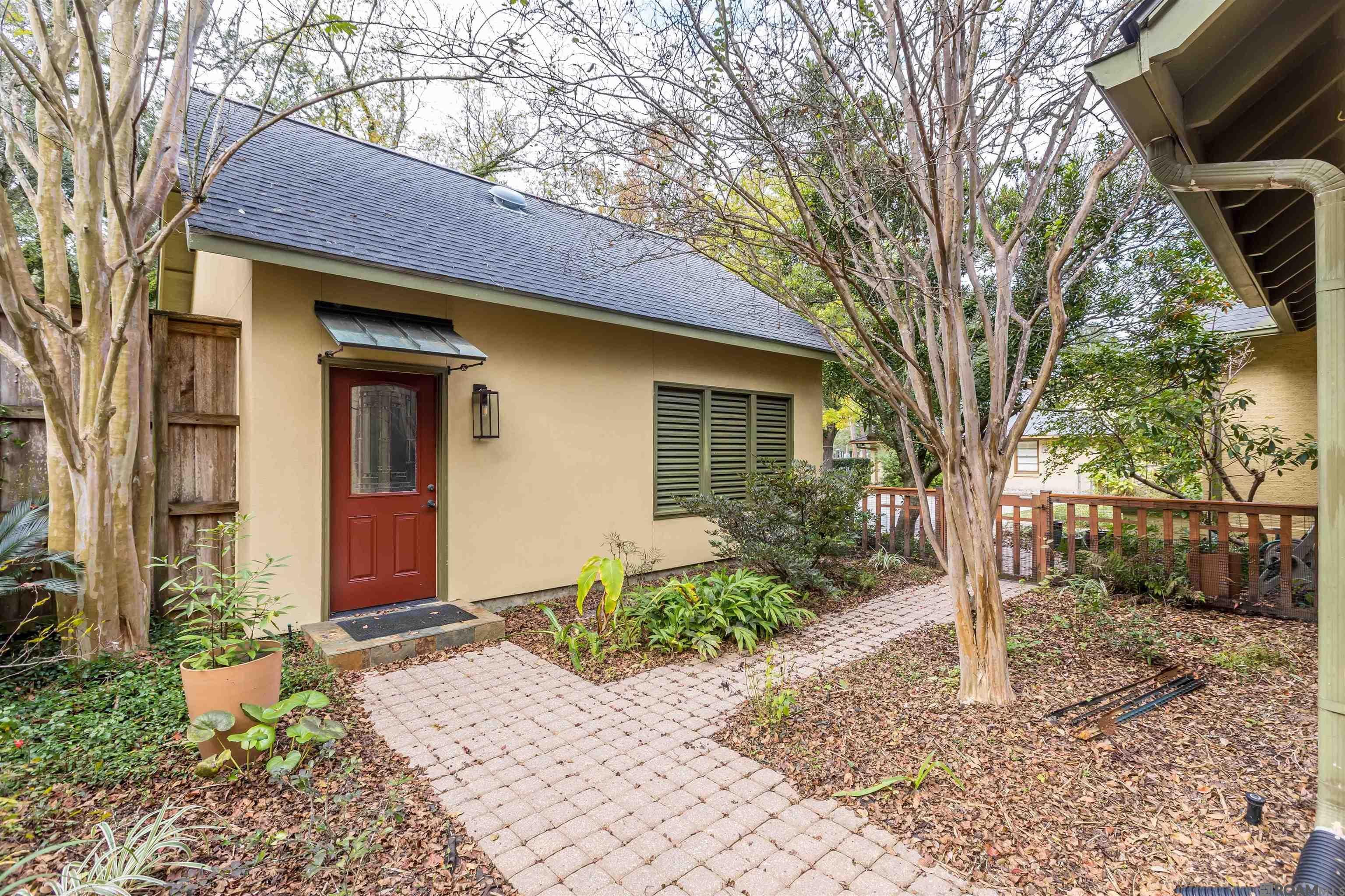 Baton Rouge, Louisiana, 70808, United States, 4 Bedrooms Bedrooms, ,4 BathroomsBathrooms,Residential,Active,2002323