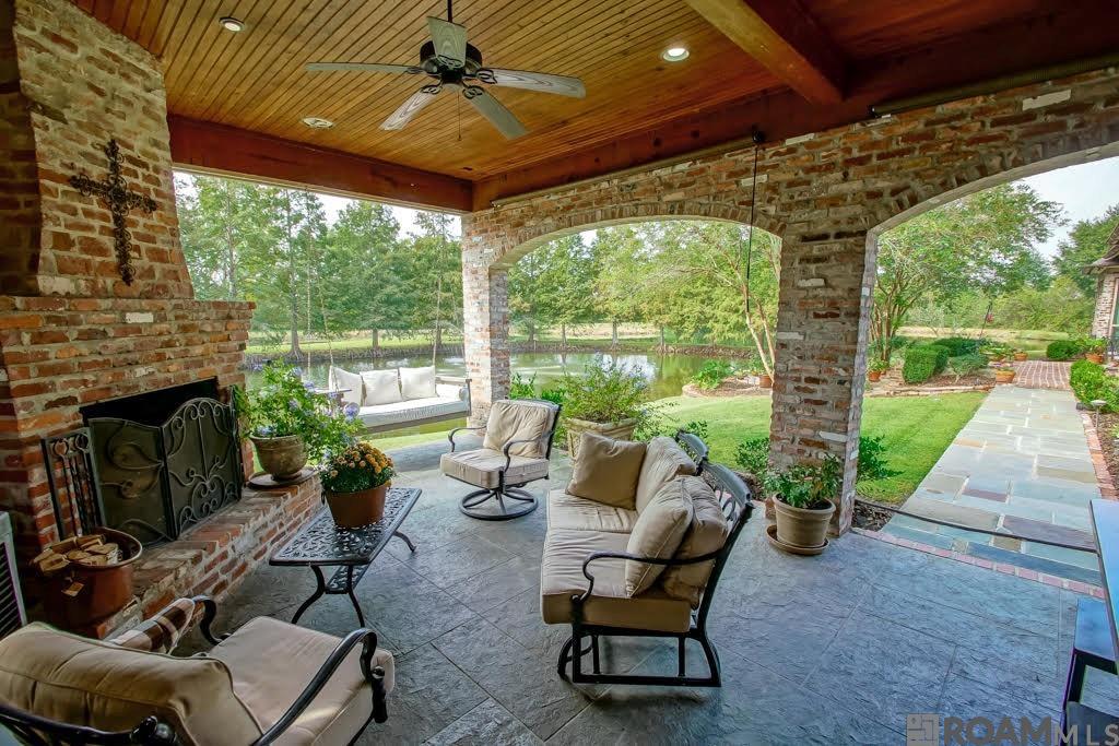 Baton Rouge, Louisiana, 70810, United States, 6 Bedrooms Bedrooms, ,5 BathroomsBathrooms,Residential,Active,1919393