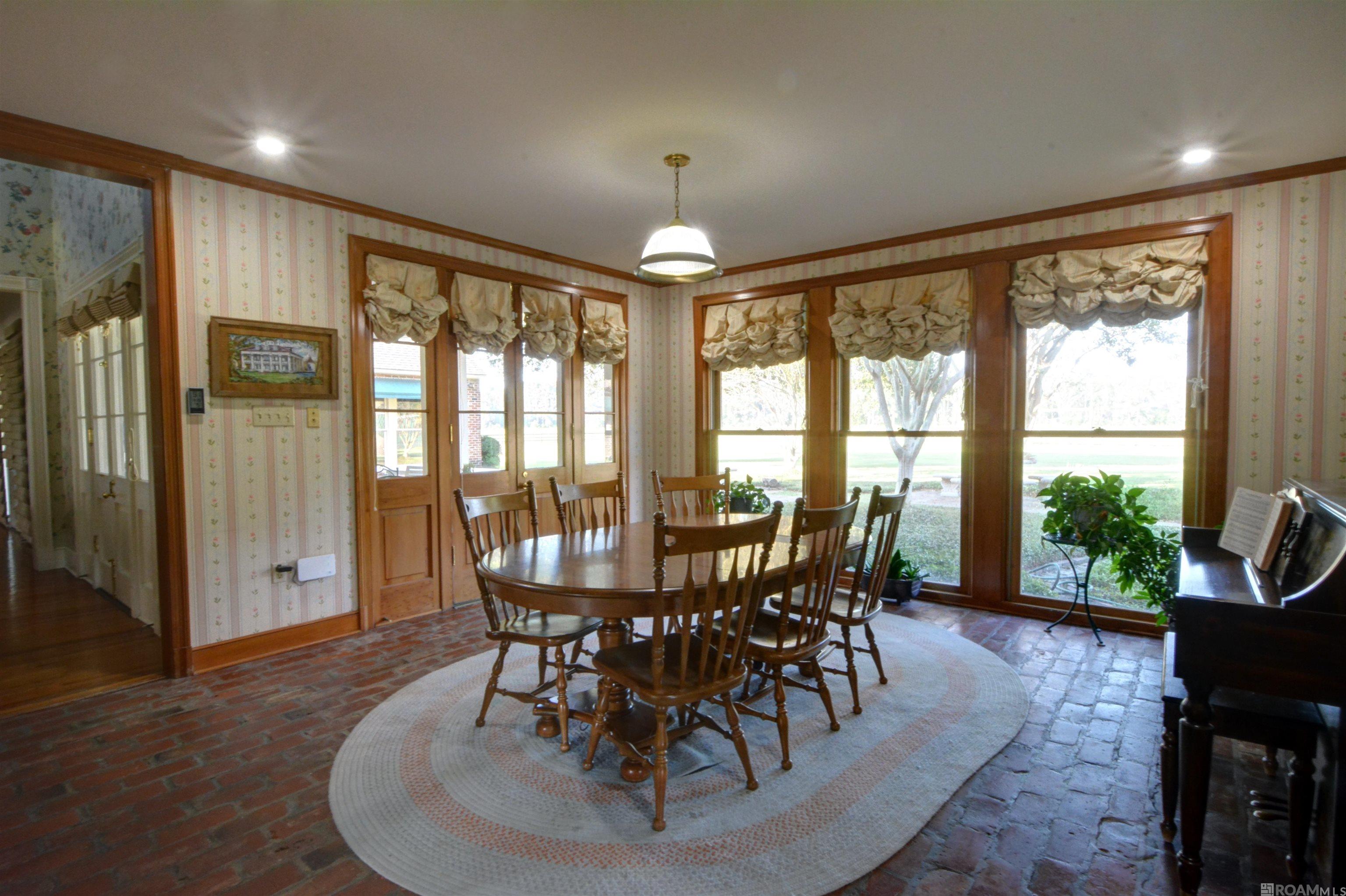 Central, Louisiana, 70770, United States, 5 Bedrooms Bedrooms, ,7 BathroomsBathrooms,Residential,Active,1952043