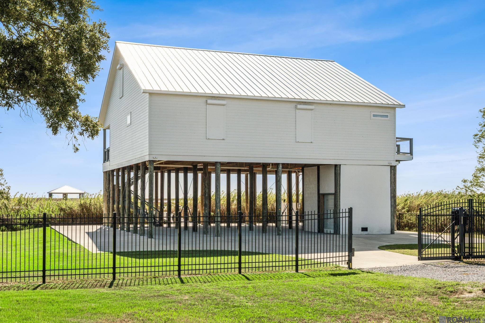 Slidell, Louisiana, 70461, United States, 5 Bedrooms Bedrooms, ,6 BathroomsBathrooms,Residential,Active,1963413