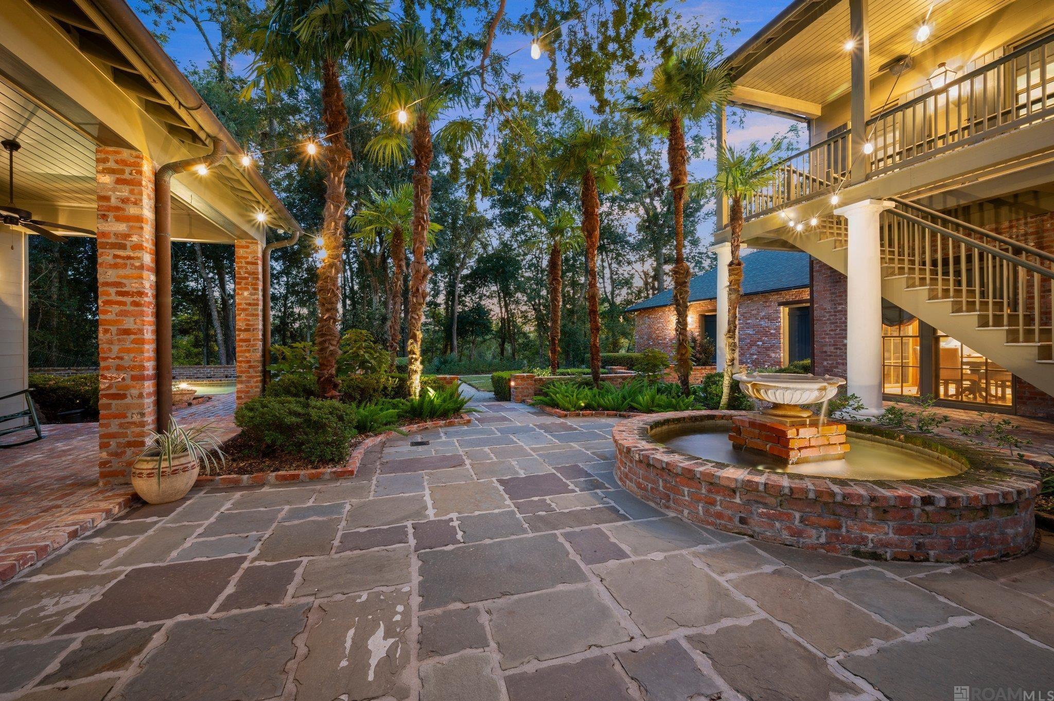 Baton Rouge, Louisiana, 70810, United States, ,5 BathroomsBathrooms,Residential,Active,1732390