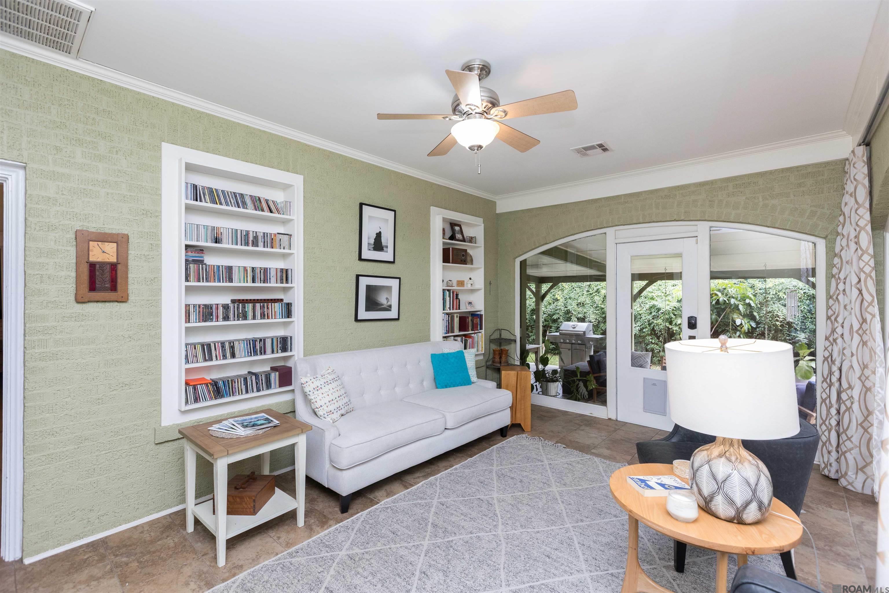 Baton Rouge, Louisiana, 70808, United States, 4 Bedrooms Bedrooms, ,4 BathroomsBathrooms,Residential,Active,2002323