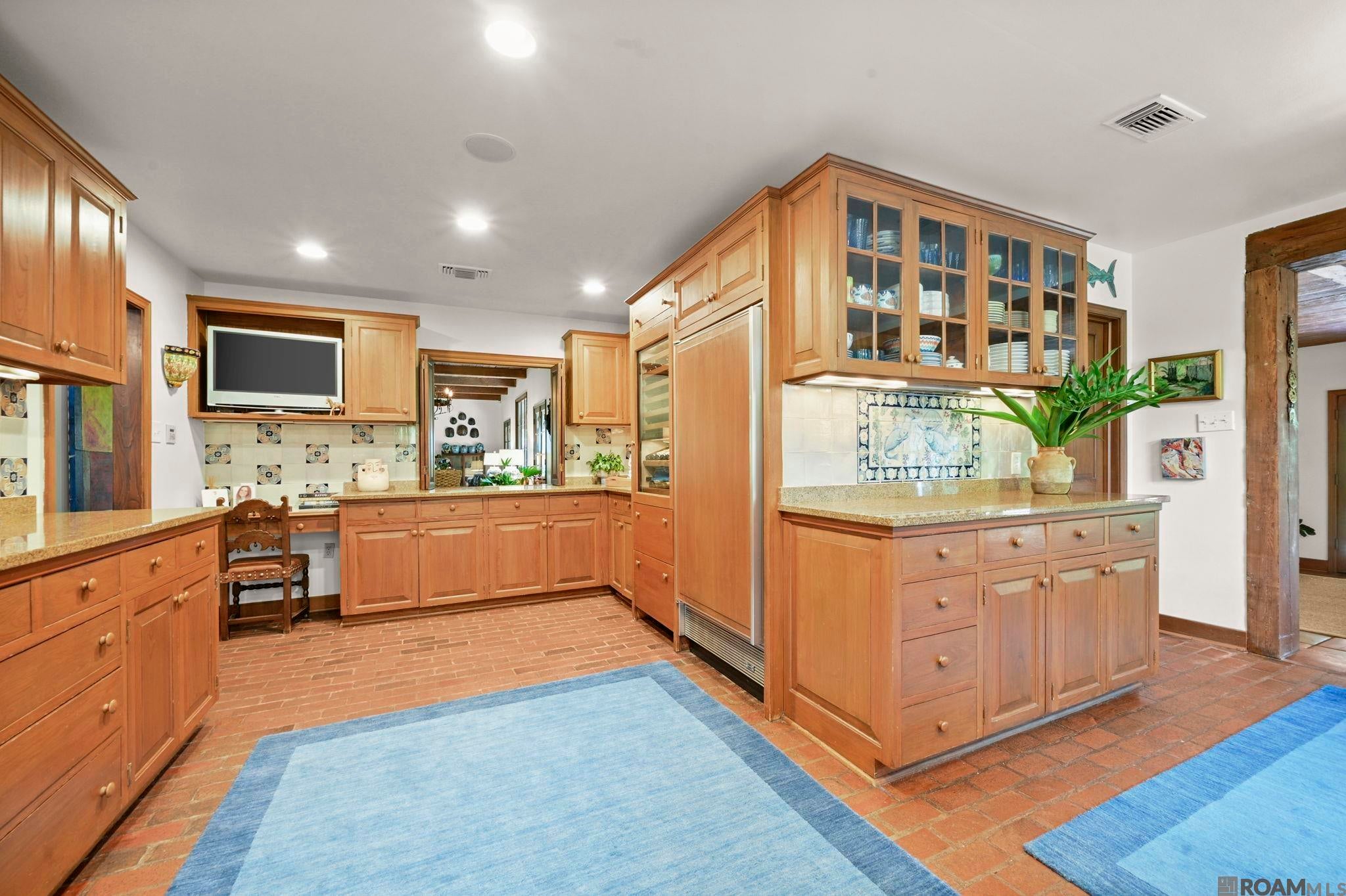 Baton Rouge, Louisiana, 70808, United States, 4 Bedrooms Bedrooms, ,5 BathroomsBathrooms,Residential,Active,1945865