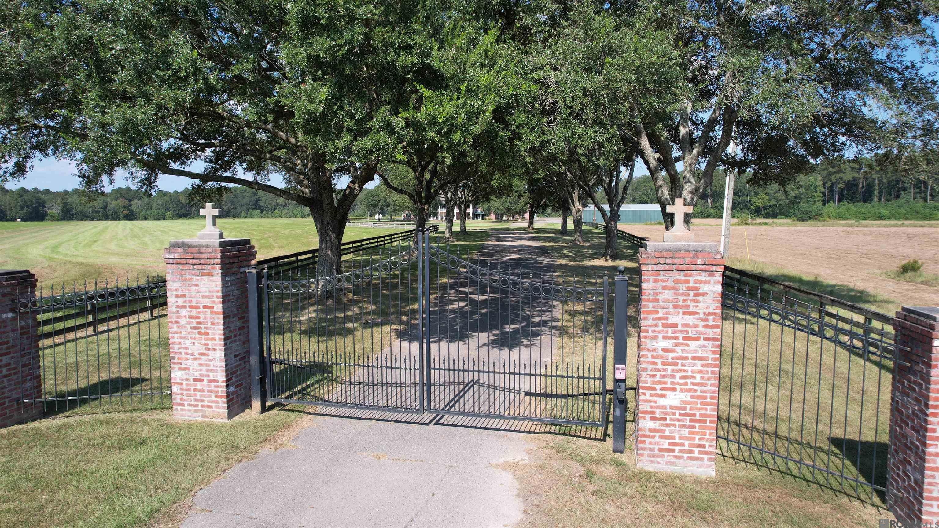 Central, Louisiana, 70770, United States, 5 Bedrooms Bedrooms, ,7 BathroomsBathrooms,Residential,Active,1952043