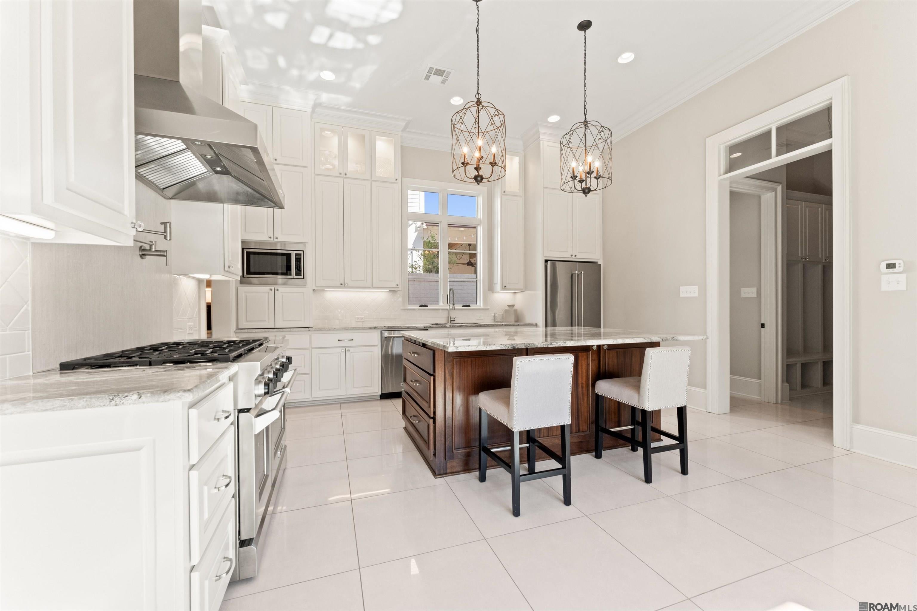 Saint George, Louisiana, 70810, United States, ,5 BathroomsBathrooms,Residential,Active,1703296