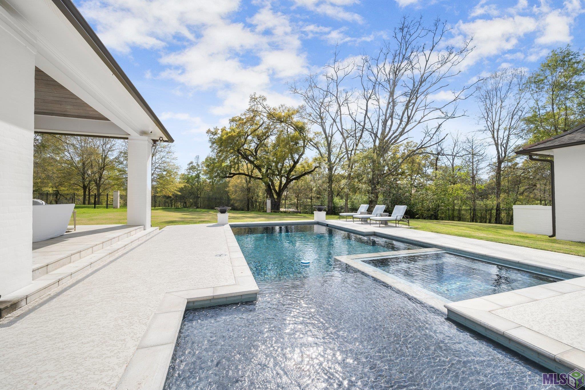 Baton Rouge, Louisiana, 70810, United States, 5 Bedrooms Bedrooms, ,6 BathroomsBathrooms,Residential,Active,1704127