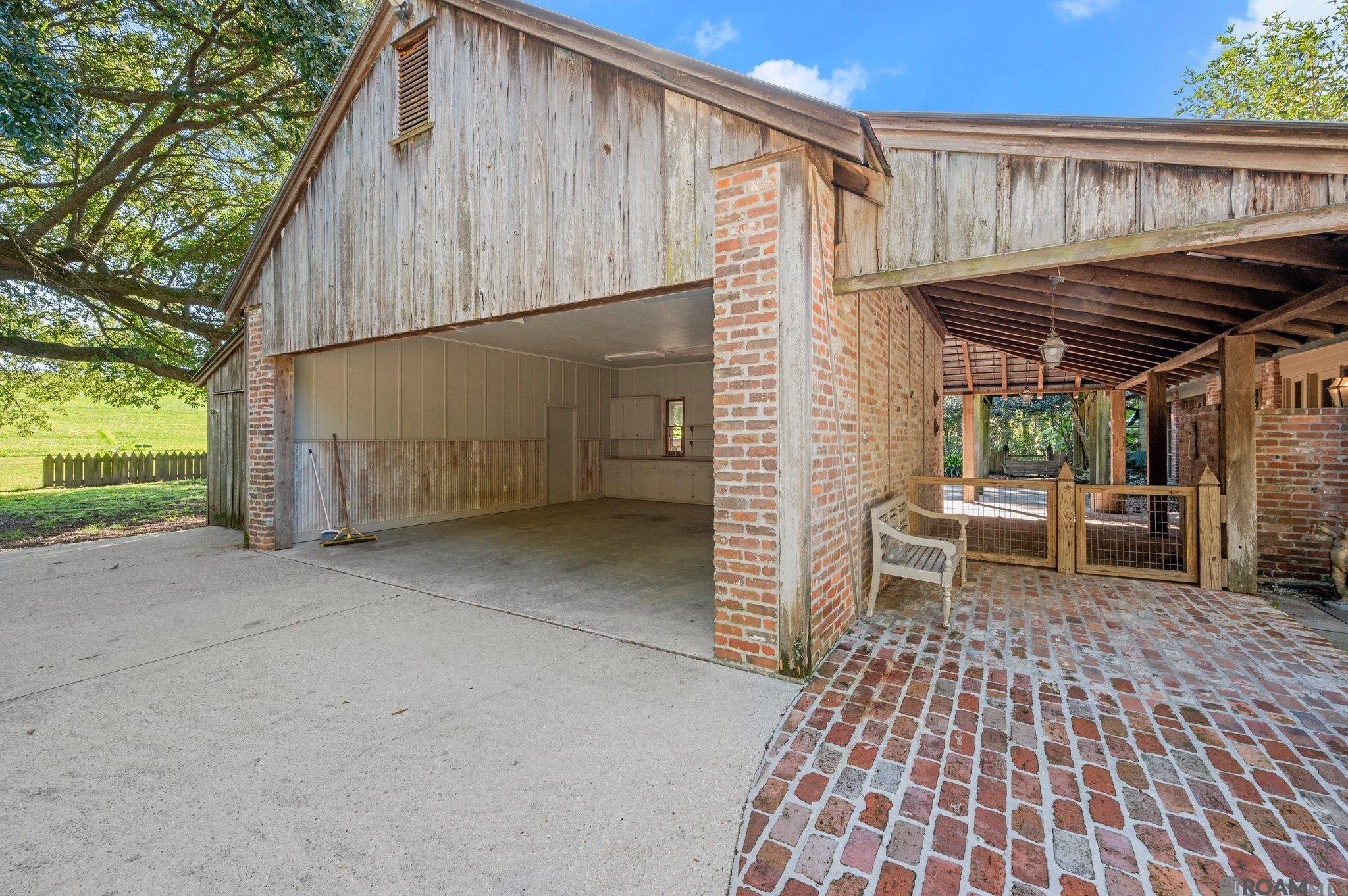 Port Allen, Louisiana, 70767, United States, ,3 BathroomsBathrooms,Residential,Active,1703829