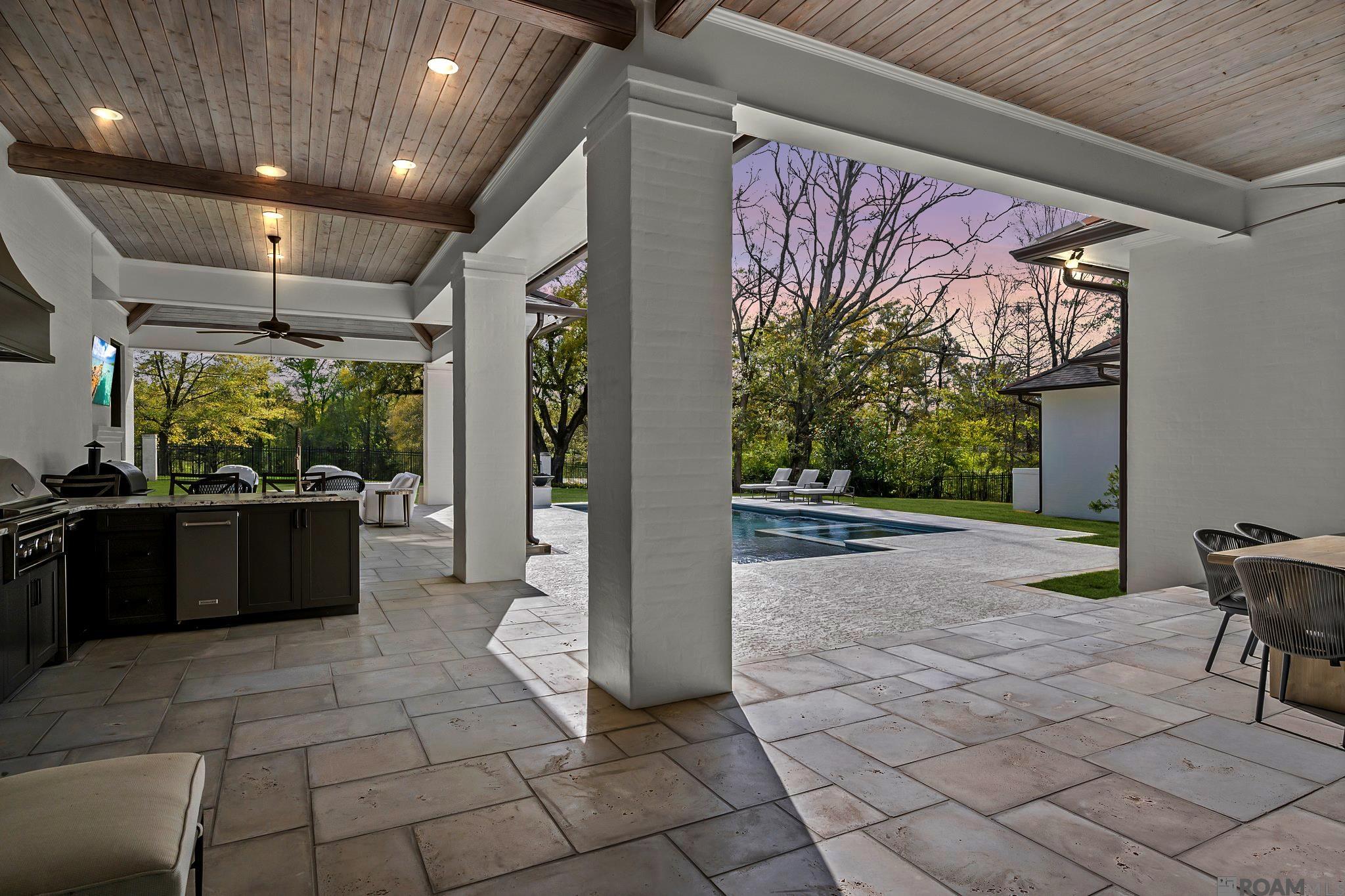 Baton Rouge, Louisiana, 70810, United States, 5 Bedrooms Bedrooms, ,6 BathroomsBathrooms,Residential,Active,1704127