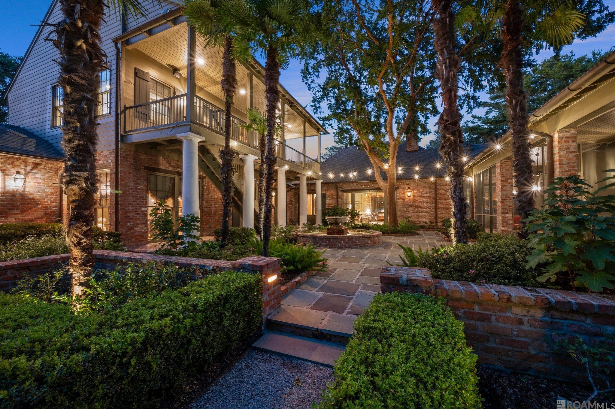 Baton Rouge, Louisiana, 70810, United States, ,5 BathroomsBathrooms,Residential,Active,1732390