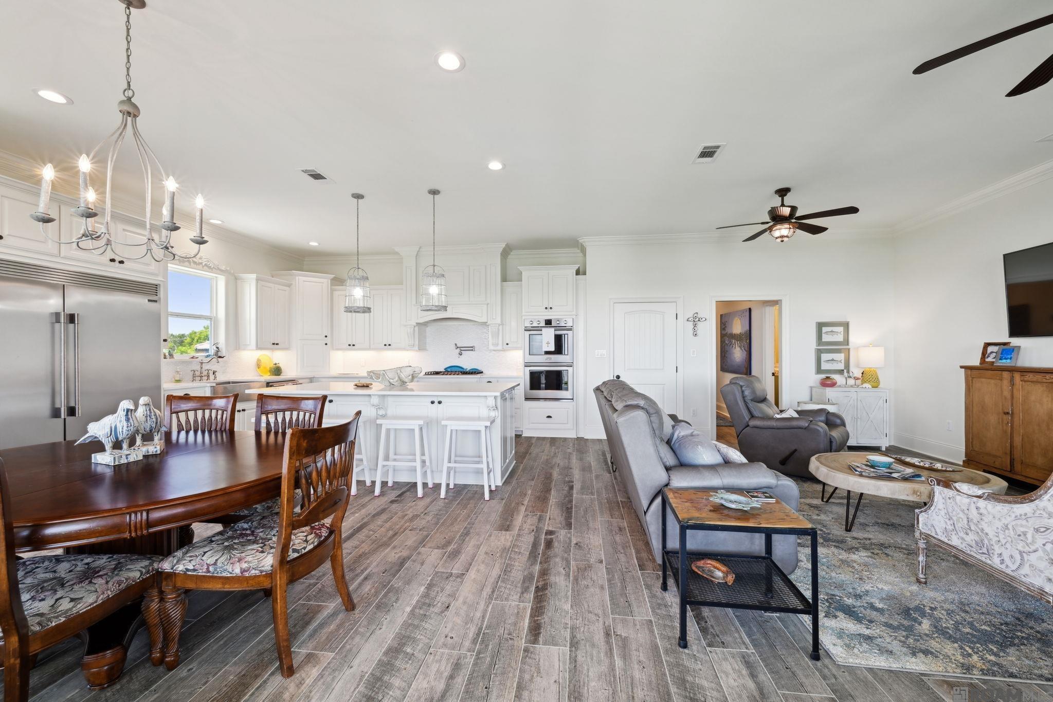 Slidell, Louisiana, 70461, United States, 5 Bedrooms Bedrooms, ,6 BathroomsBathrooms,Residential,Active,1963413