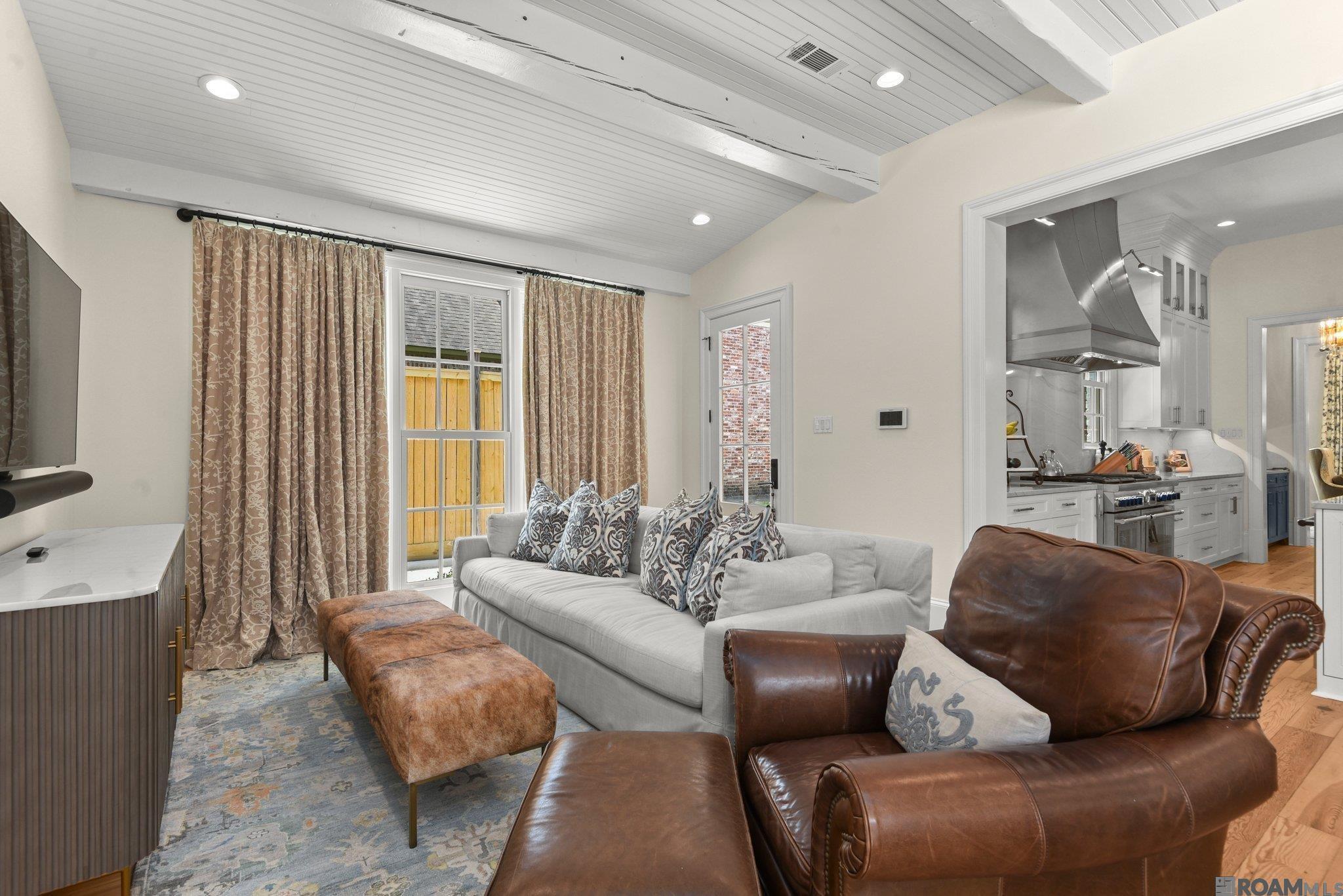 Baton Rouge, Louisiana, 70808, United States, 5 Bedrooms Bedrooms, ,5 BathroomsBathrooms,Residential,Active,2014598