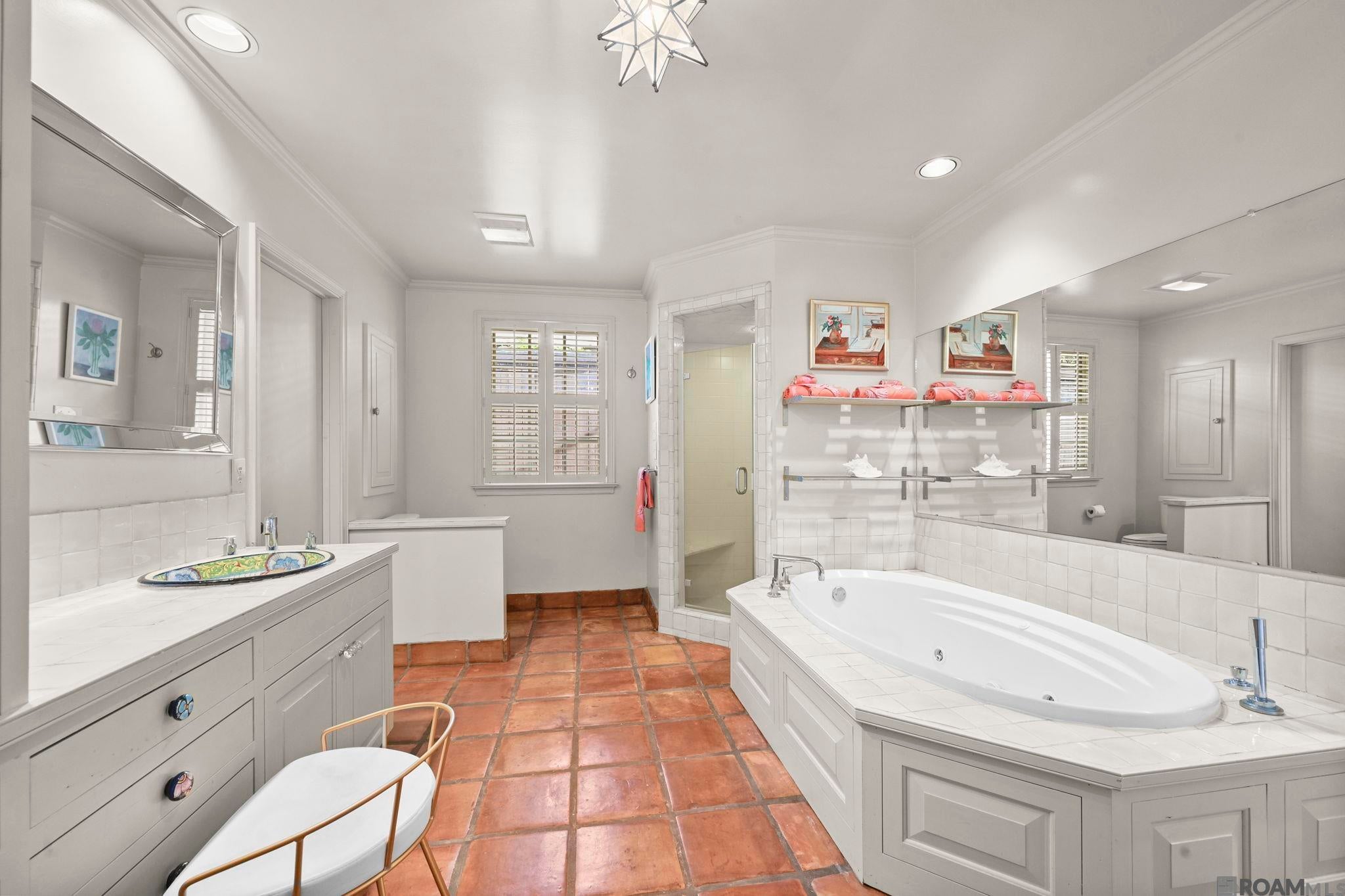 Baton Rouge, Louisiana, 70808, United States, 4 Bedrooms Bedrooms, ,5 BathroomsBathrooms,Residential,Active,1945865