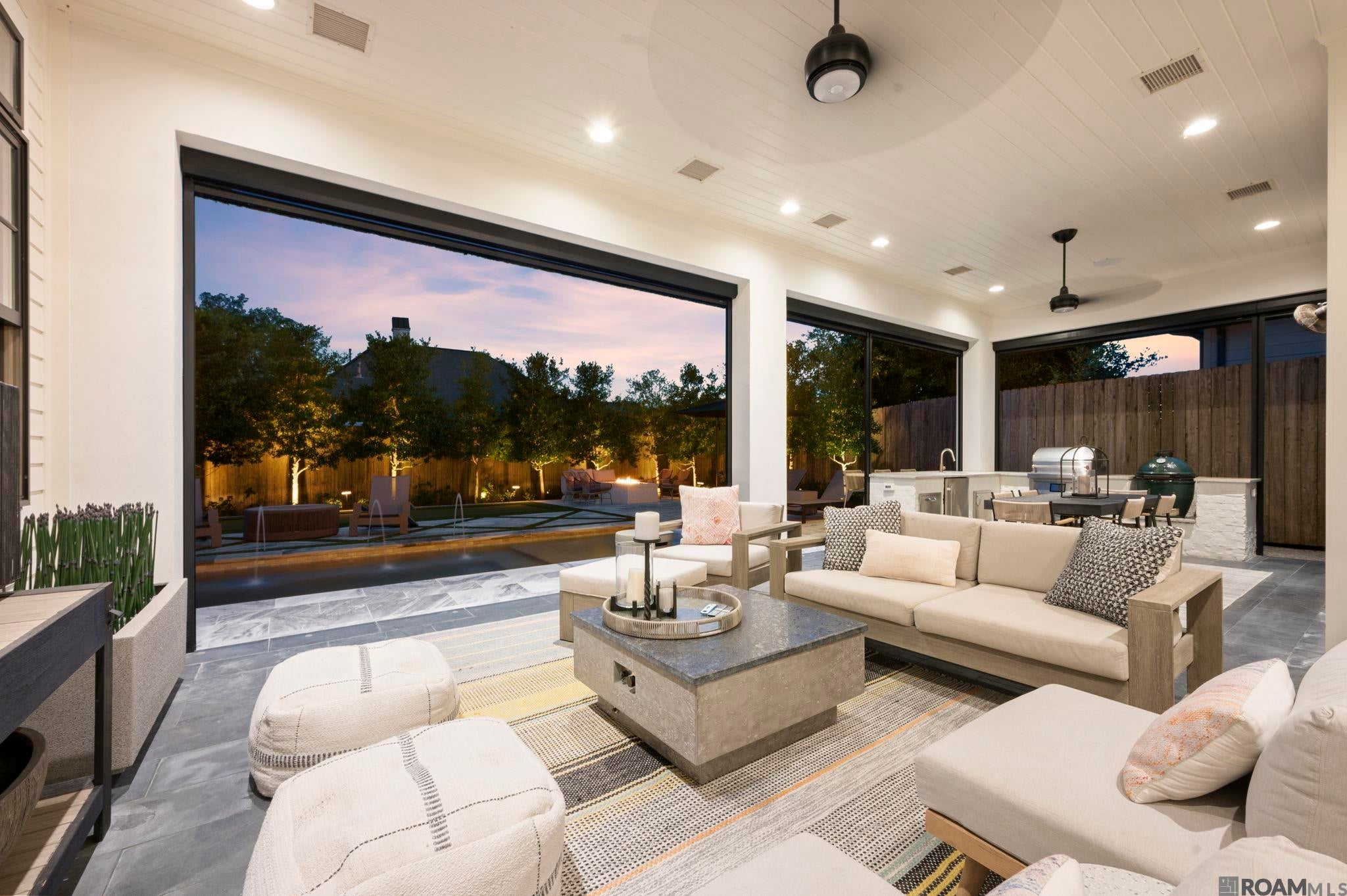 Baton Rouge, Louisiana, 70810, United States, 4 Bedrooms Bedrooms, ,4 BathroomsBathrooms,Residential,Active,1914789