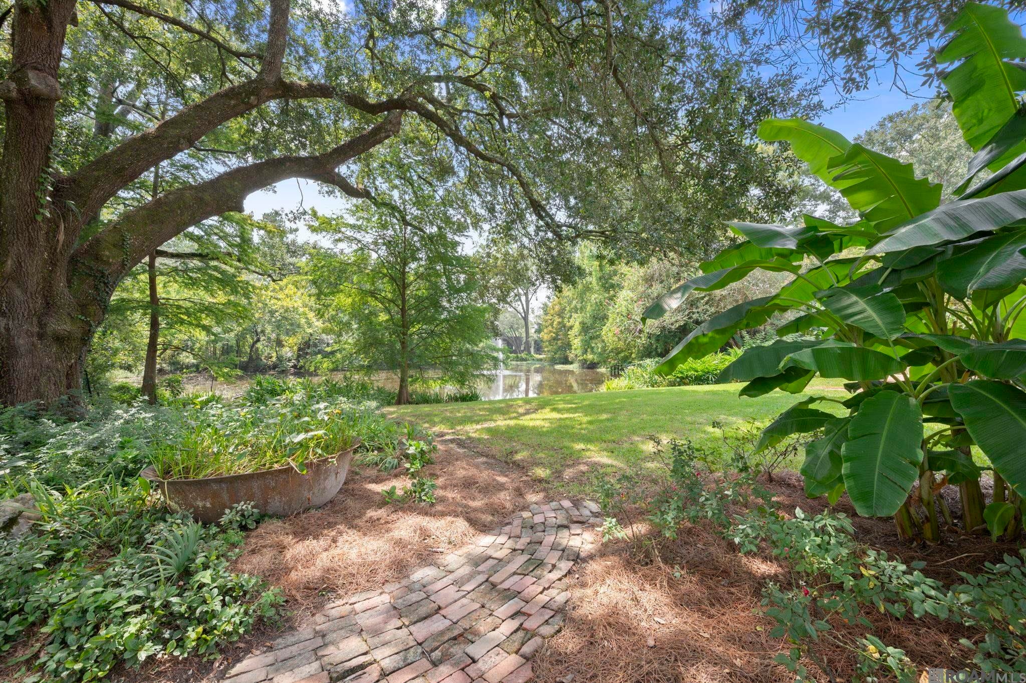 Baton Rouge, Louisiana, 70808, United States, 4 Bedrooms Bedrooms, ,5 BathroomsBathrooms,Residential,Active,1945865