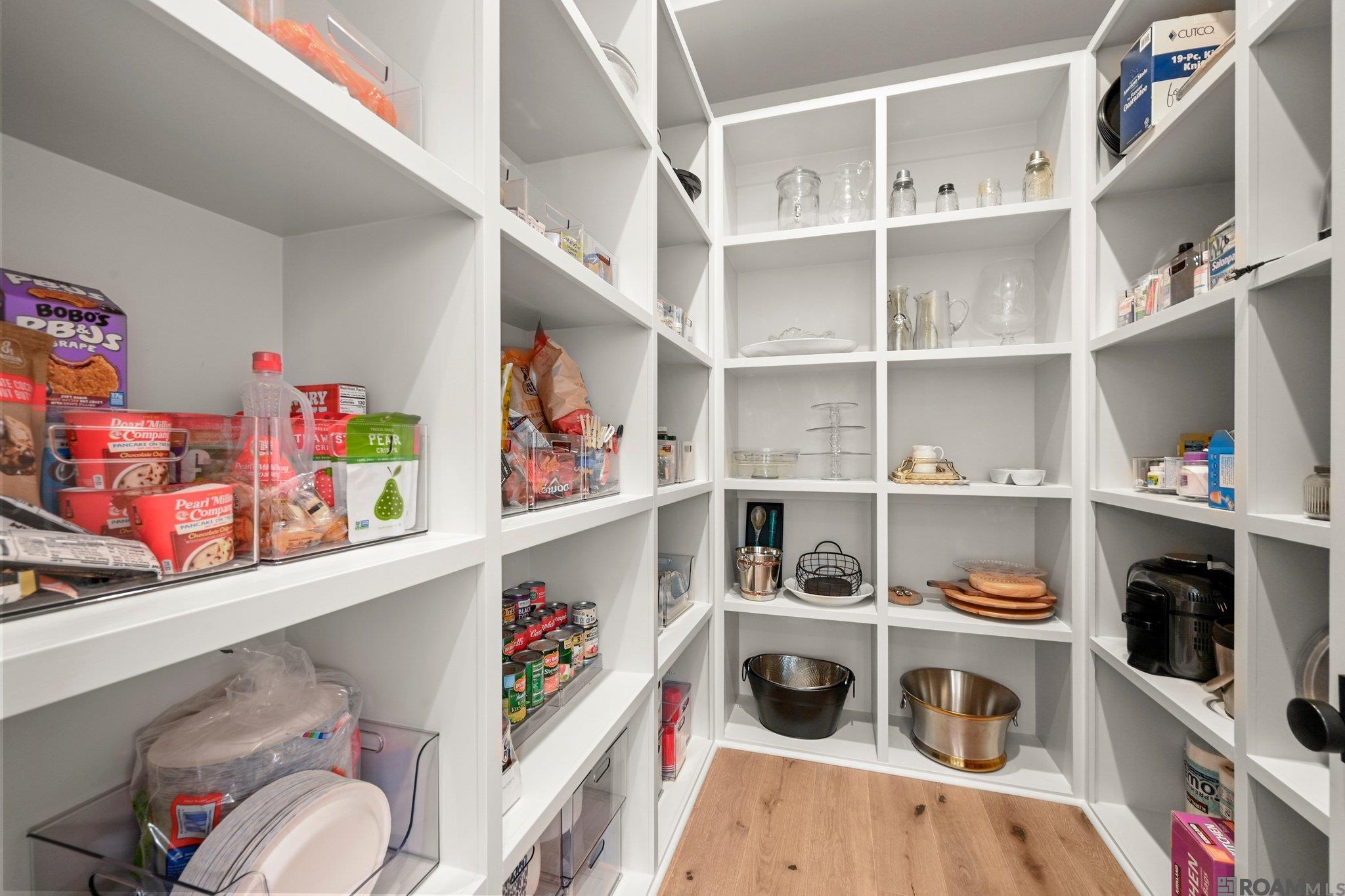 Baton Rouge, Louisiana, 70808, United States, 4 Bedrooms Bedrooms, ,7 BathroomsBathrooms,Residential,Active,1963274