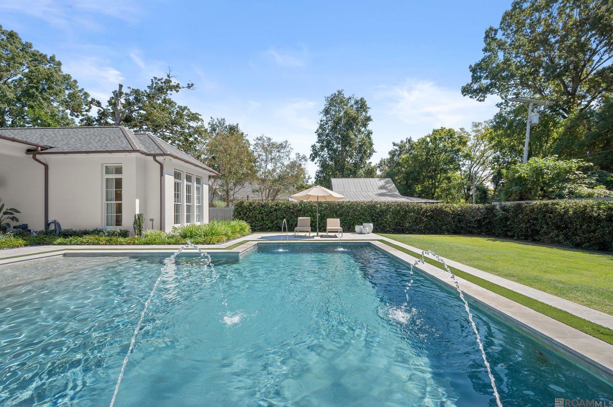 Baton Rouge, Louisiana, 70808, United States, 4 Bedrooms Bedrooms, ,7 BathroomsBathrooms,Residential,Active,1963274