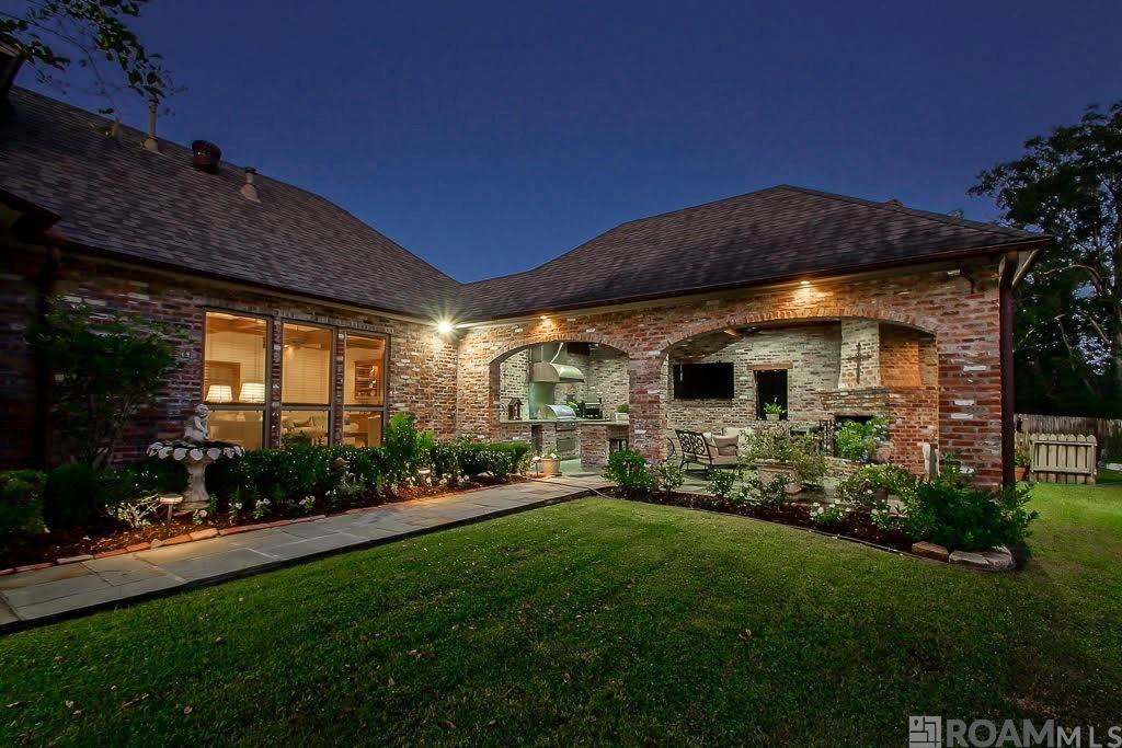 Baton Rouge, Louisiana, 70810, United States, 6 Bedrooms Bedrooms, ,5 BathroomsBathrooms,Residential,Active,1919393