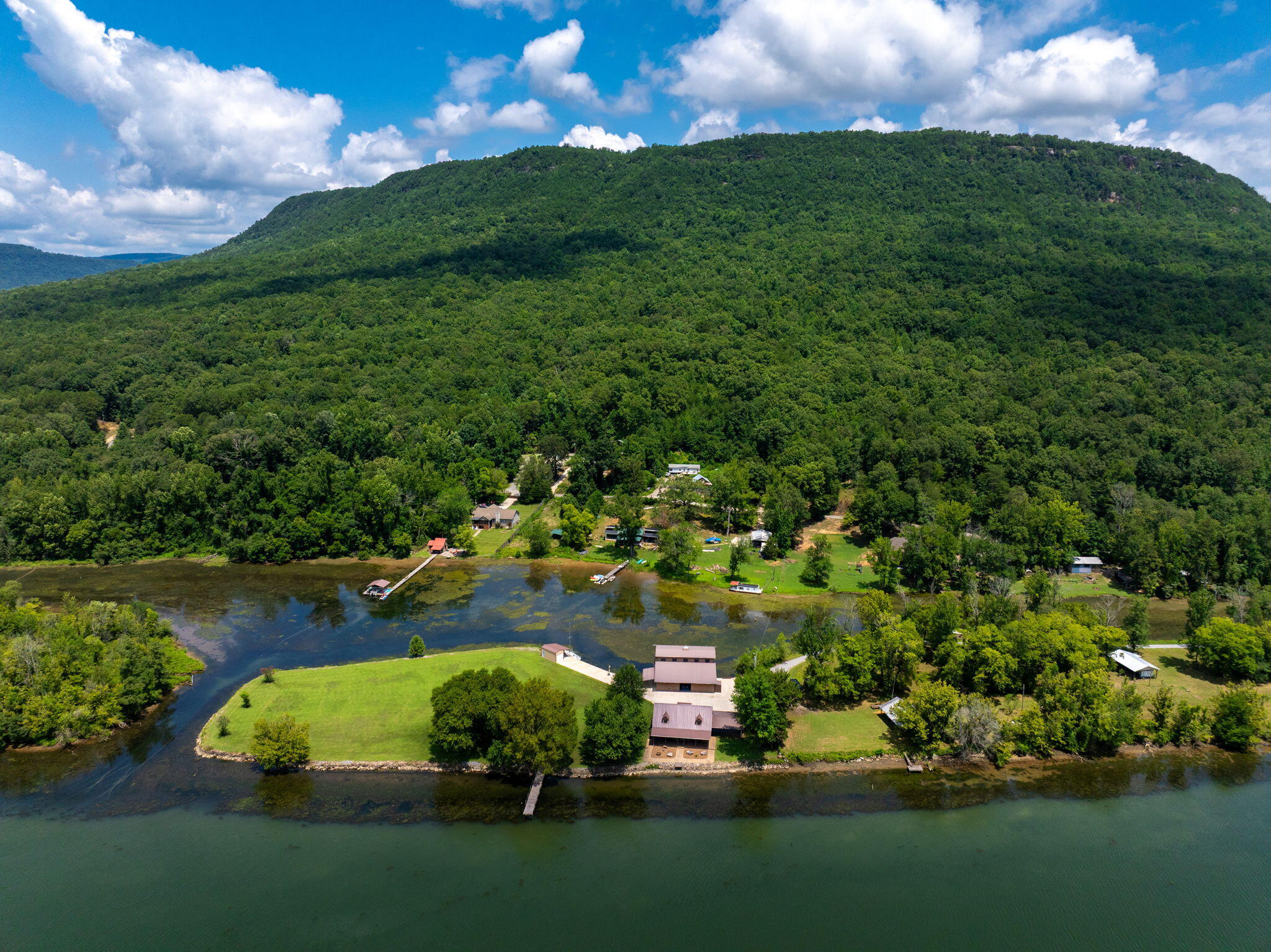 Whitwell, Tennessee, 37397, United States, 3 Bedrooms Bedrooms, ,2 BathroomsBathrooms,Residential,Active,1900160