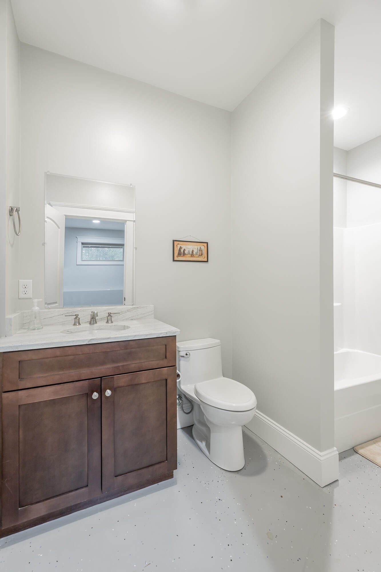 Jasper, Tennessee, 37347, United States, 3 Bedrooms Bedrooms, ,5 BathroomsBathrooms,Residential,Active,2002347