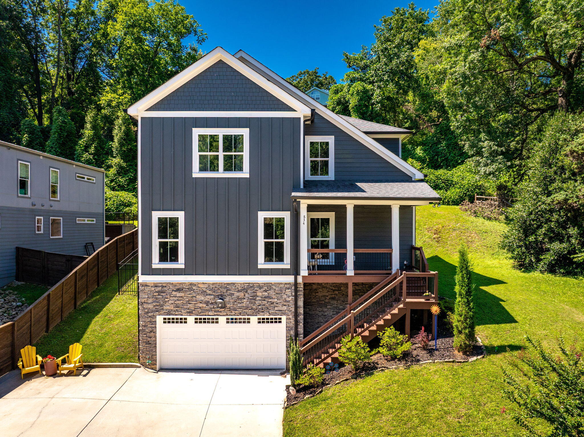 Chattanooga, Tennessee, 37405, United States, 4 Bedrooms Bedrooms, ,4 BathroomsBathrooms,Residential,Active,1893208