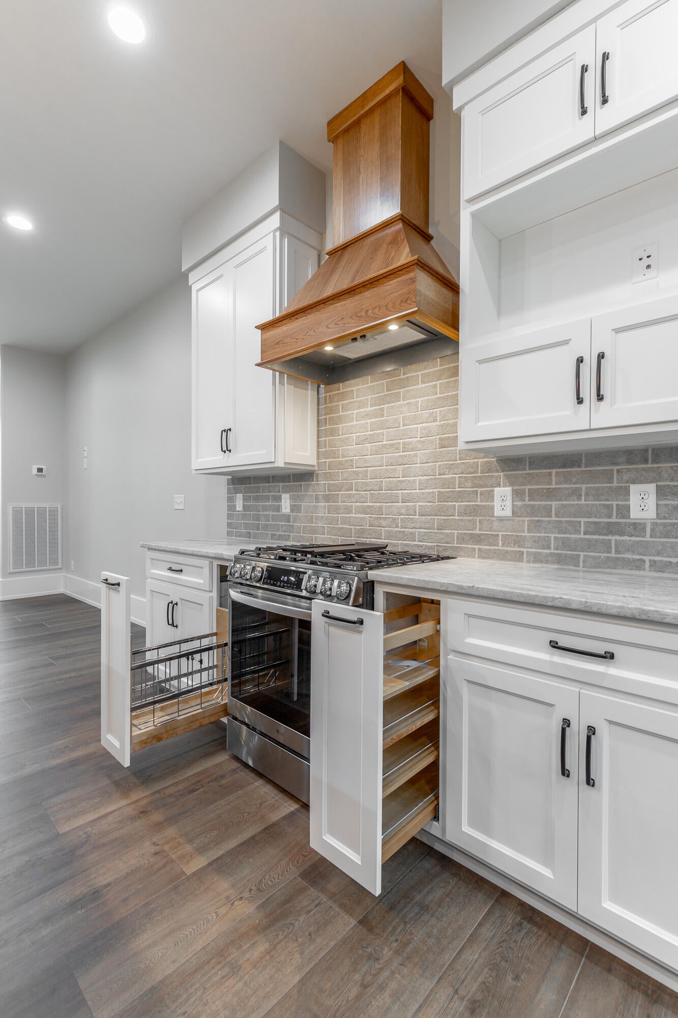 Jasper, Tennessee, 37347, United States, 3 Bedrooms Bedrooms, ,3 BathroomsBathrooms,Residential,Active,1965825