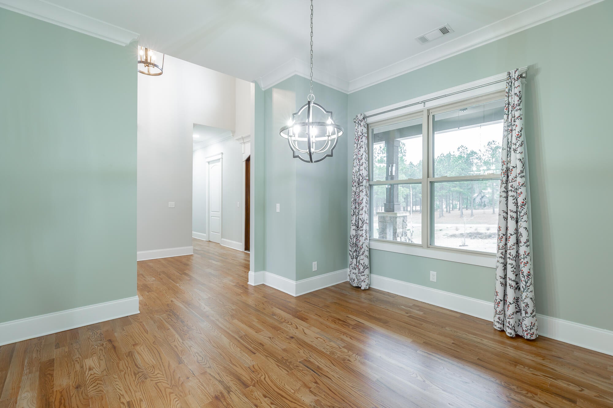 Jasper, Tennessee, 37347, United States, 3 Bedrooms Bedrooms, ,5 BathroomsBathrooms,Residential,Active,2002347