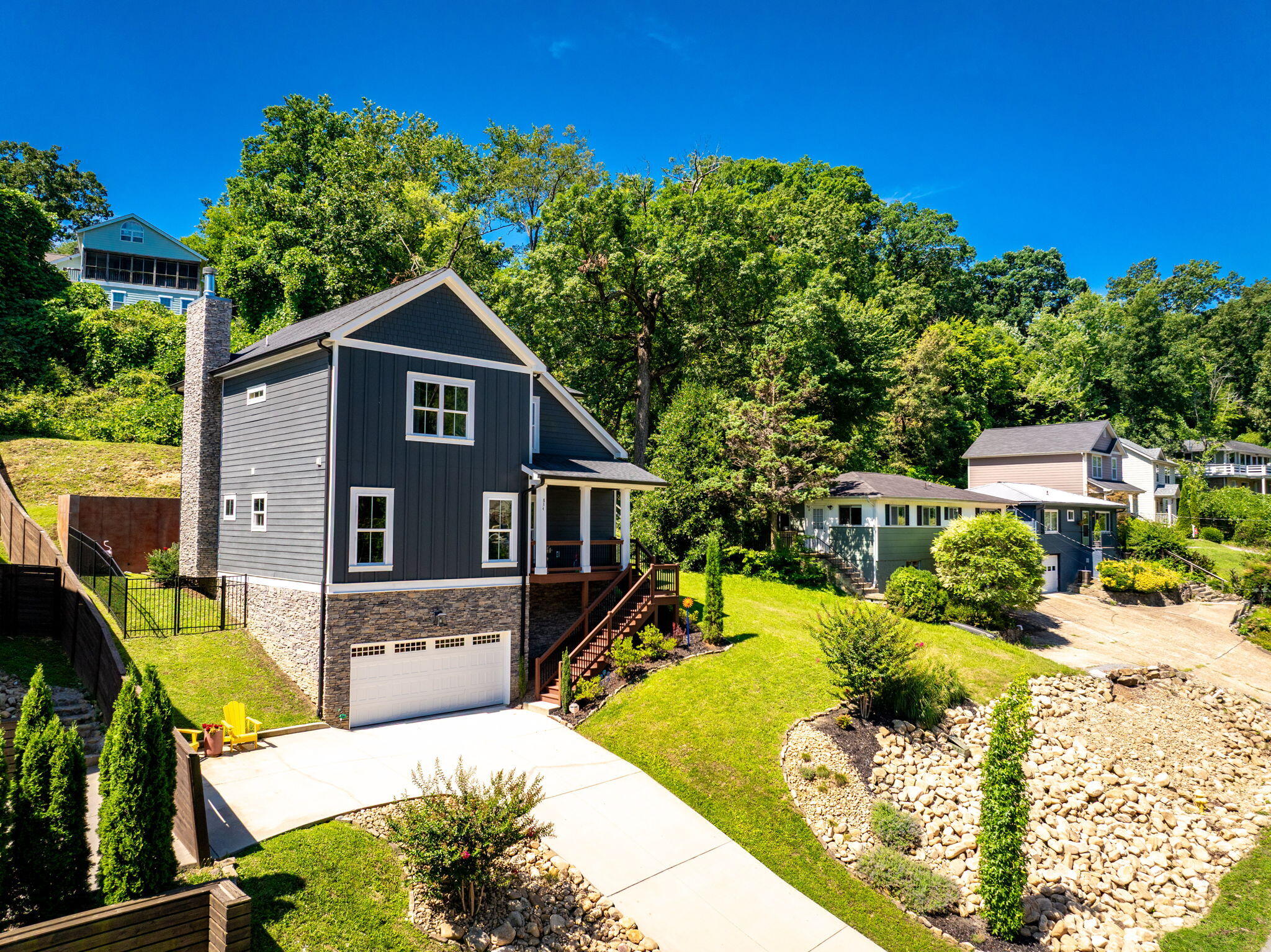Chattanooga, Tennessee, 37405, United States, 4 Bedrooms Bedrooms, ,4 BathroomsBathrooms,Residential,Active,1893208