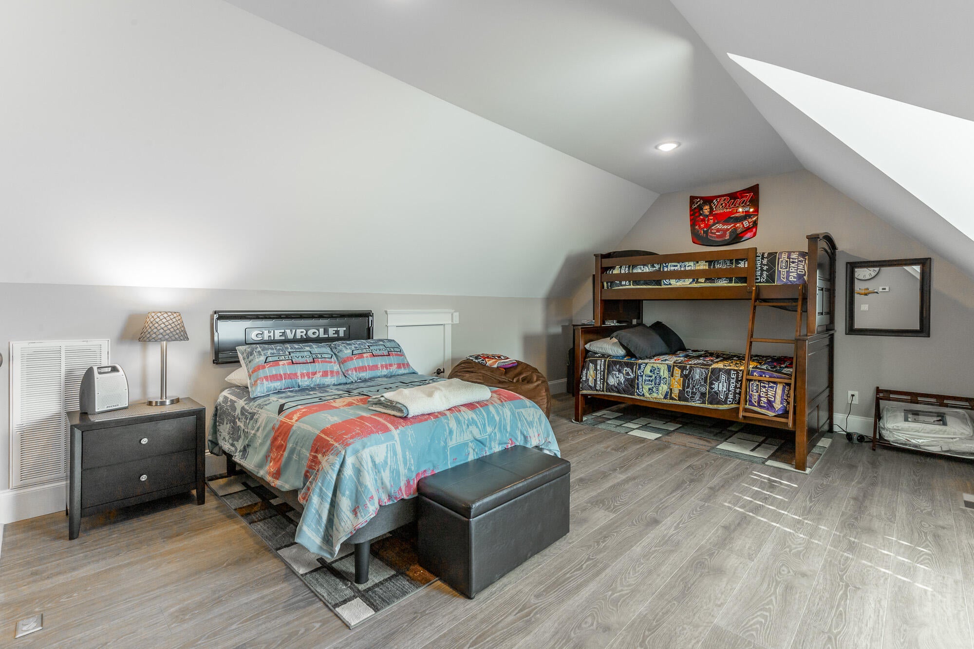 Jasper, Tennessee, 37347, United States, 3 Bedrooms Bedrooms, ,4 BathroomsBathrooms,Residential,Active,1987217