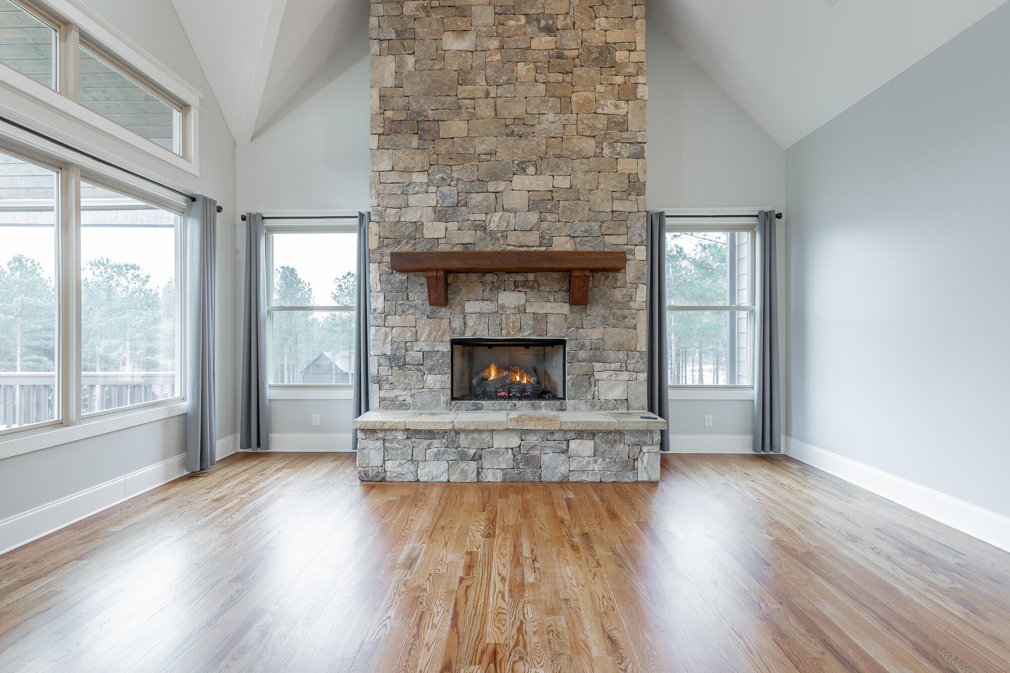 Jasper, Tennessee, 37347, United States, 3 Bedrooms Bedrooms, ,5 BathroomsBathrooms,Residential,Active,2002347