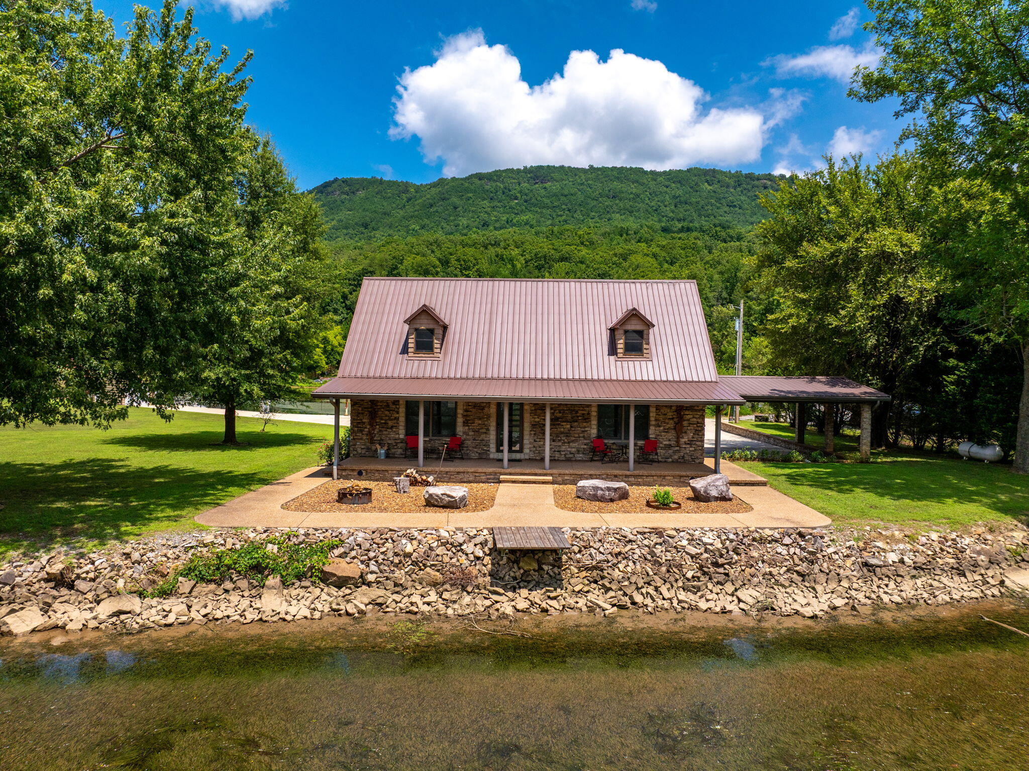 Whitwell, Tennessee, 37397, United States, 3 Bedrooms Bedrooms, ,2 BathroomsBathrooms,Residential,Active,1900160