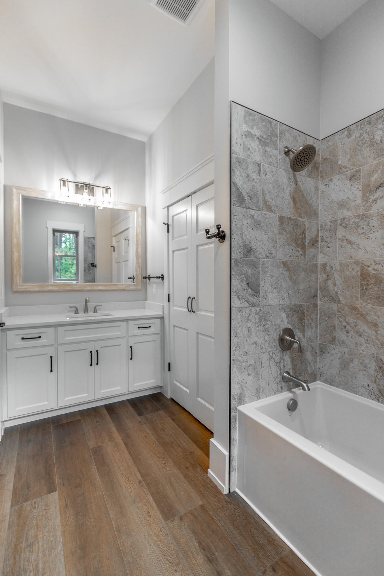 Jasper, Tennessee, 37347, United States, 3 Bedrooms Bedrooms, ,3 BathroomsBathrooms,Residential,Active,1965825