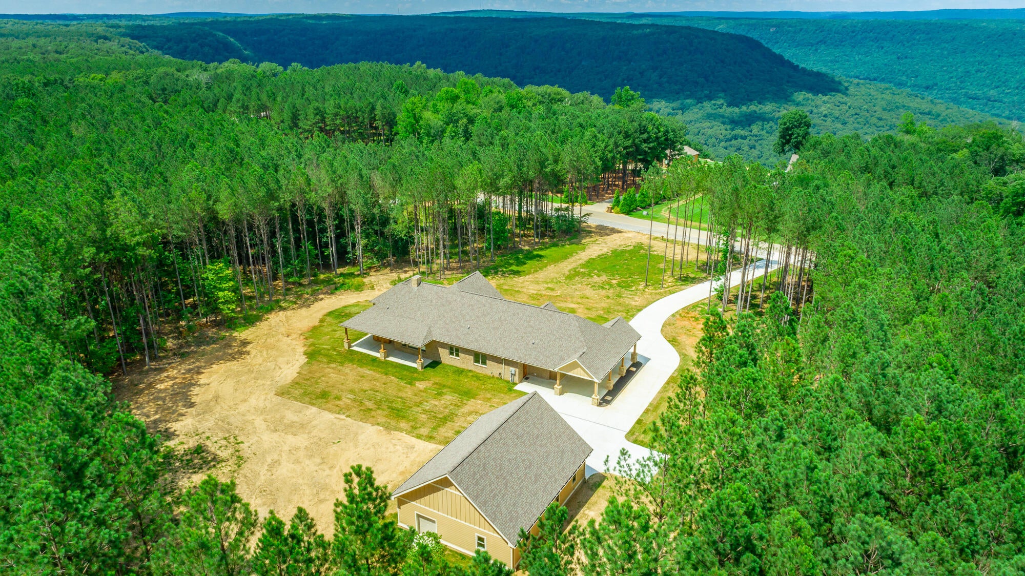 Jasper, Tennessee, 37347, United States, 3 Bedrooms Bedrooms, ,3 BathroomsBathrooms,Residential,Active,1965825