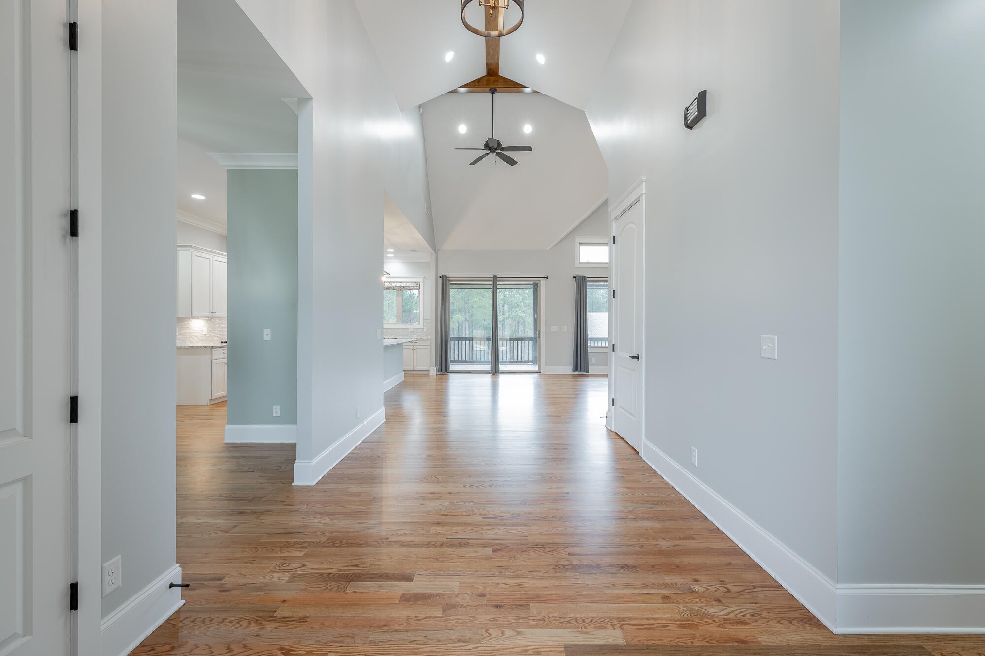 Jasper, Tennessee, 37347, United States, 3 Bedrooms Bedrooms, ,5 BathroomsBathrooms,Residential,Active,2002347