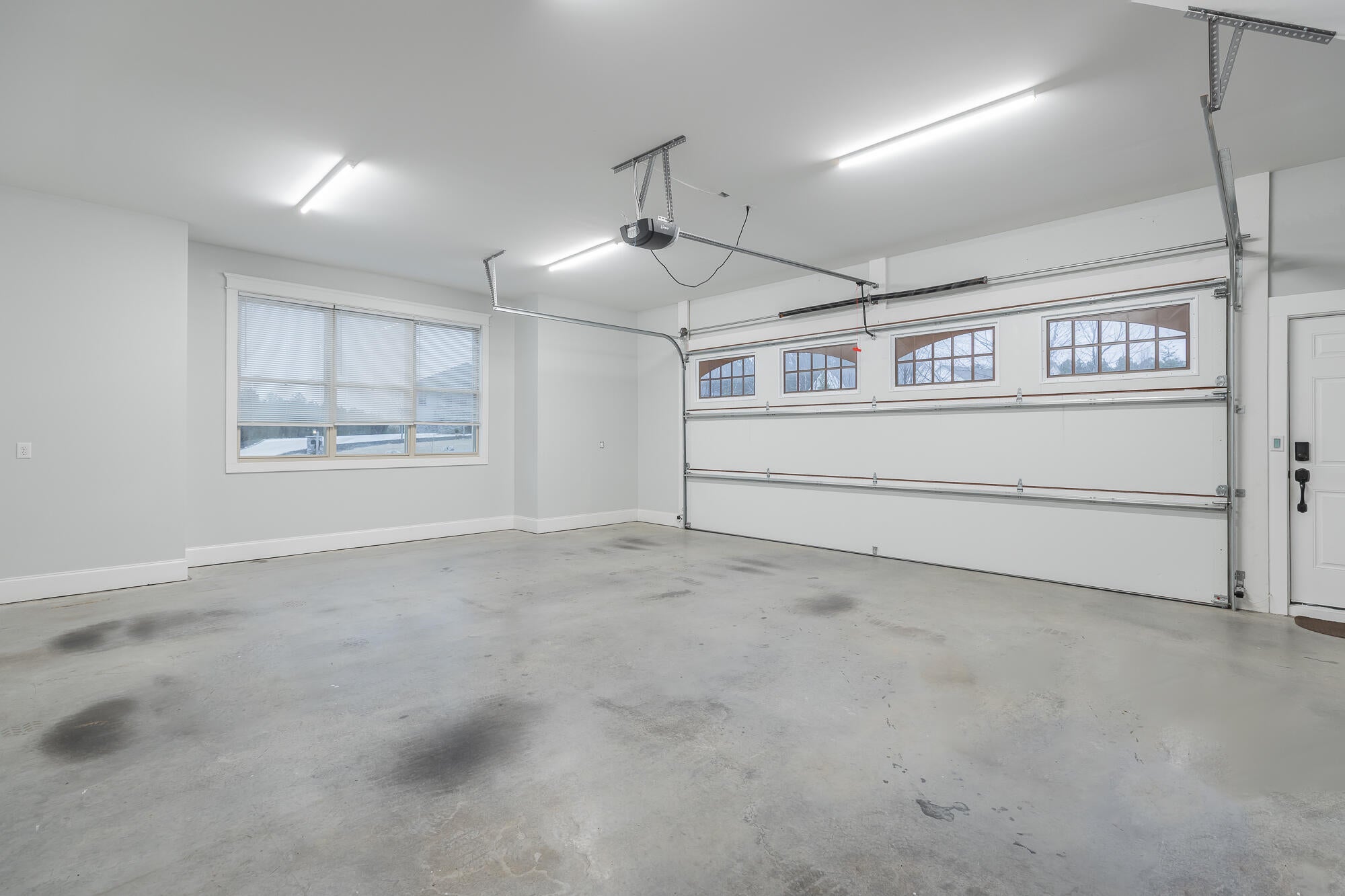 Jasper, Tennessee, 37347, United States, 3 Bedrooms Bedrooms, ,5 BathroomsBathrooms,Residential,Active,2002347