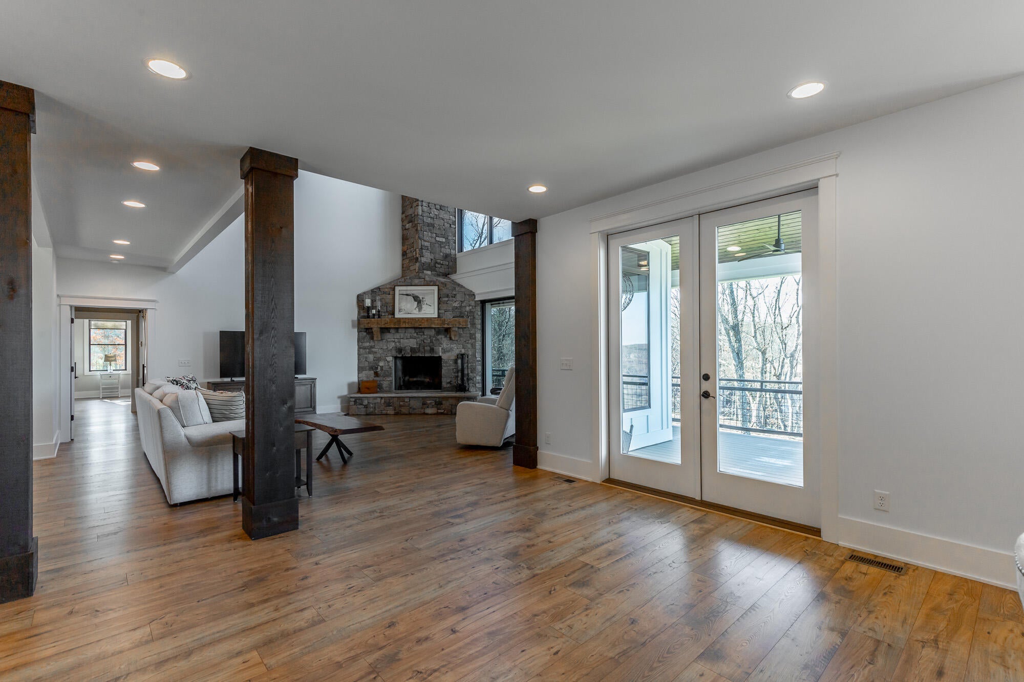 Jasper, Tennessee, 37347, United States, 3 Bedrooms Bedrooms, ,3 BathroomsBathrooms,Residential,Active,2002330