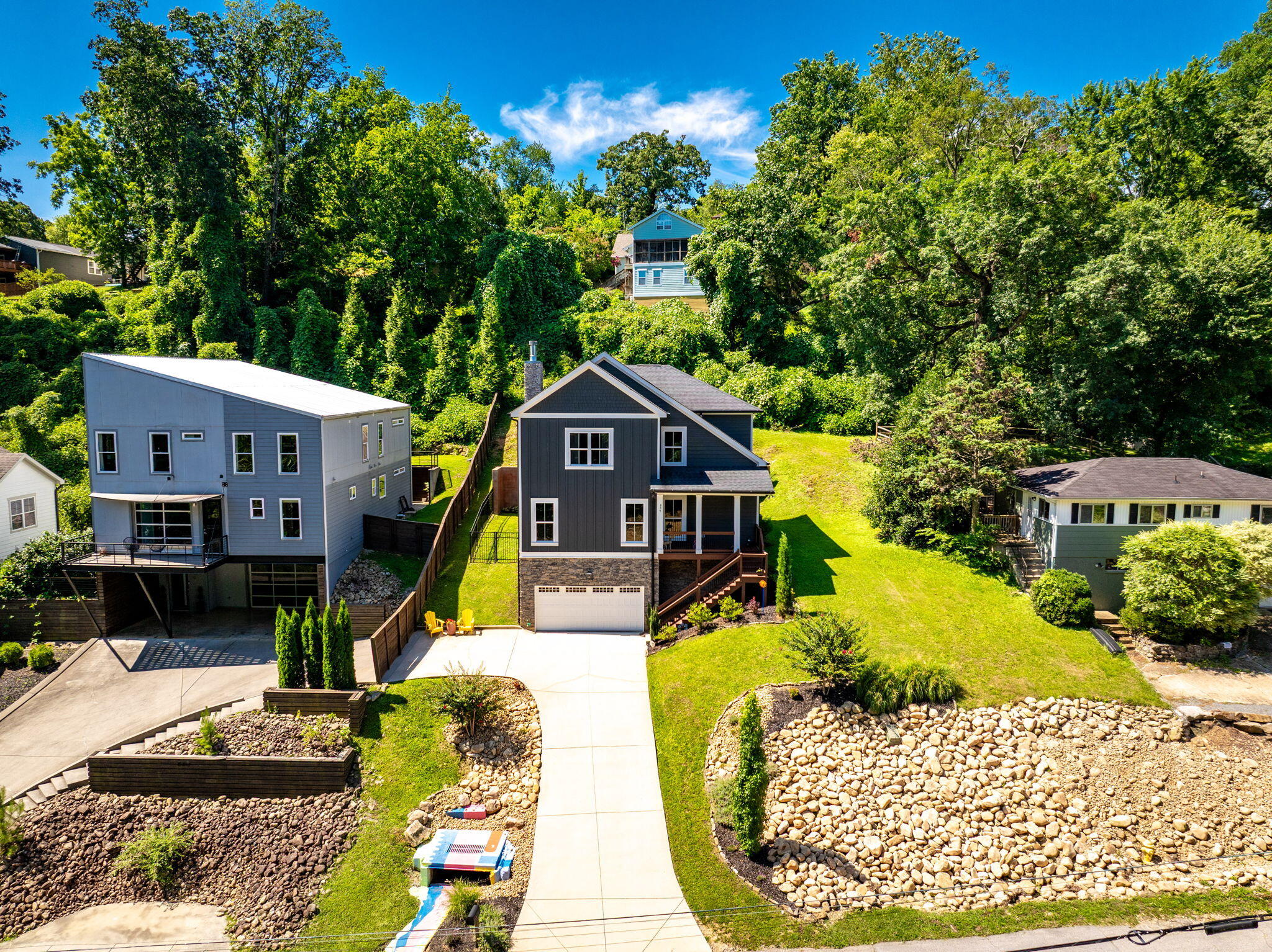 Chattanooga, Tennessee, 37405, United States, 4 Bedrooms Bedrooms, ,4 BathroomsBathrooms,Residential,Active,1893208