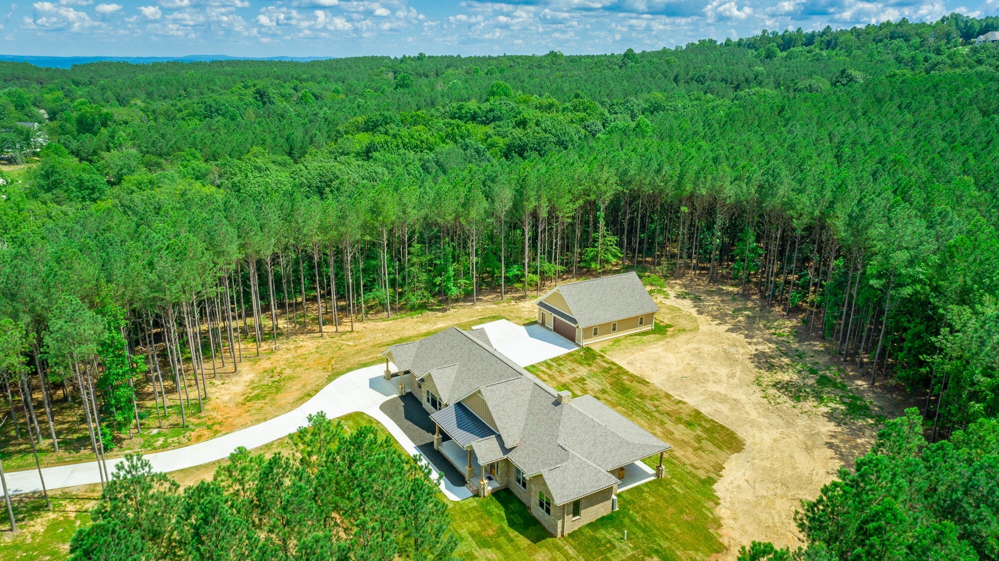 Jasper, Tennessee, 37347, United States, 3 Bedrooms Bedrooms, ,3 BathroomsBathrooms,Residential,Active,1965825