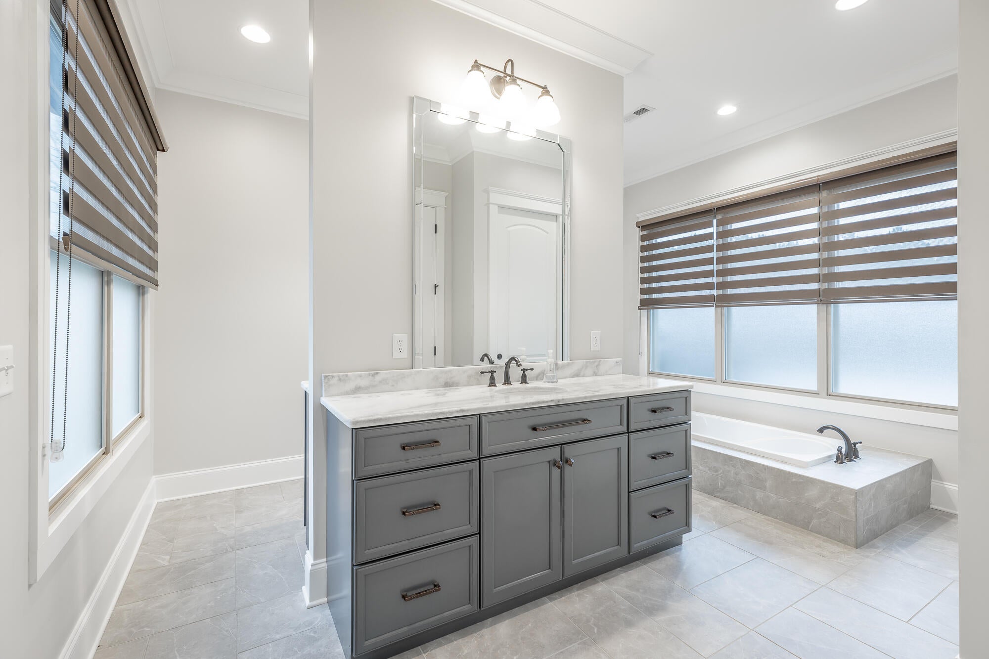 Jasper, Tennessee, 37347, United States, 3 Bedrooms Bedrooms, ,5 BathroomsBathrooms,Residential,Active,2002347