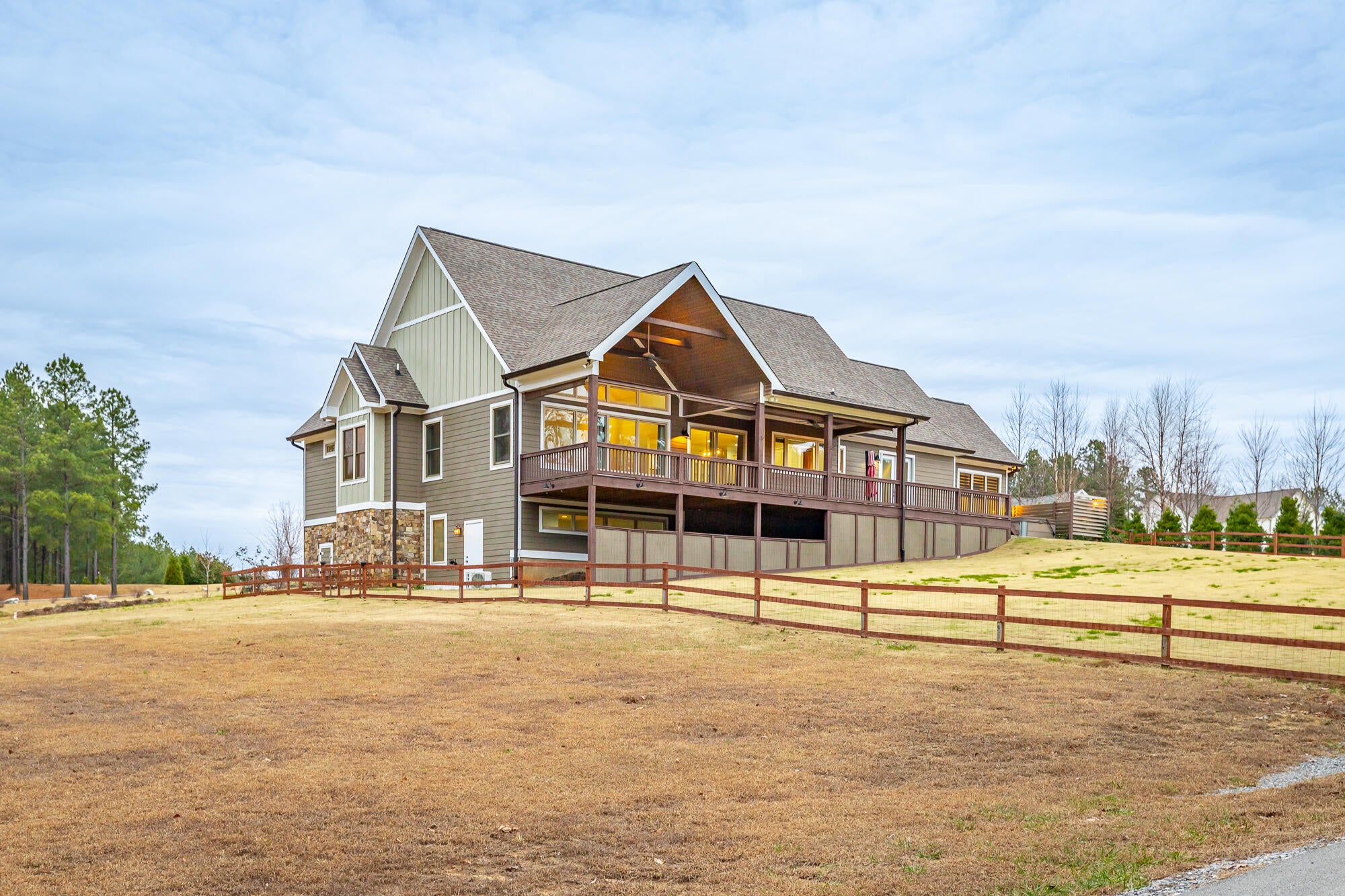 Jasper, Tennessee, 37347, United States, 3 Bedrooms Bedrooms, ,5 BathroomsBathrooms,Residential,Active,2002347