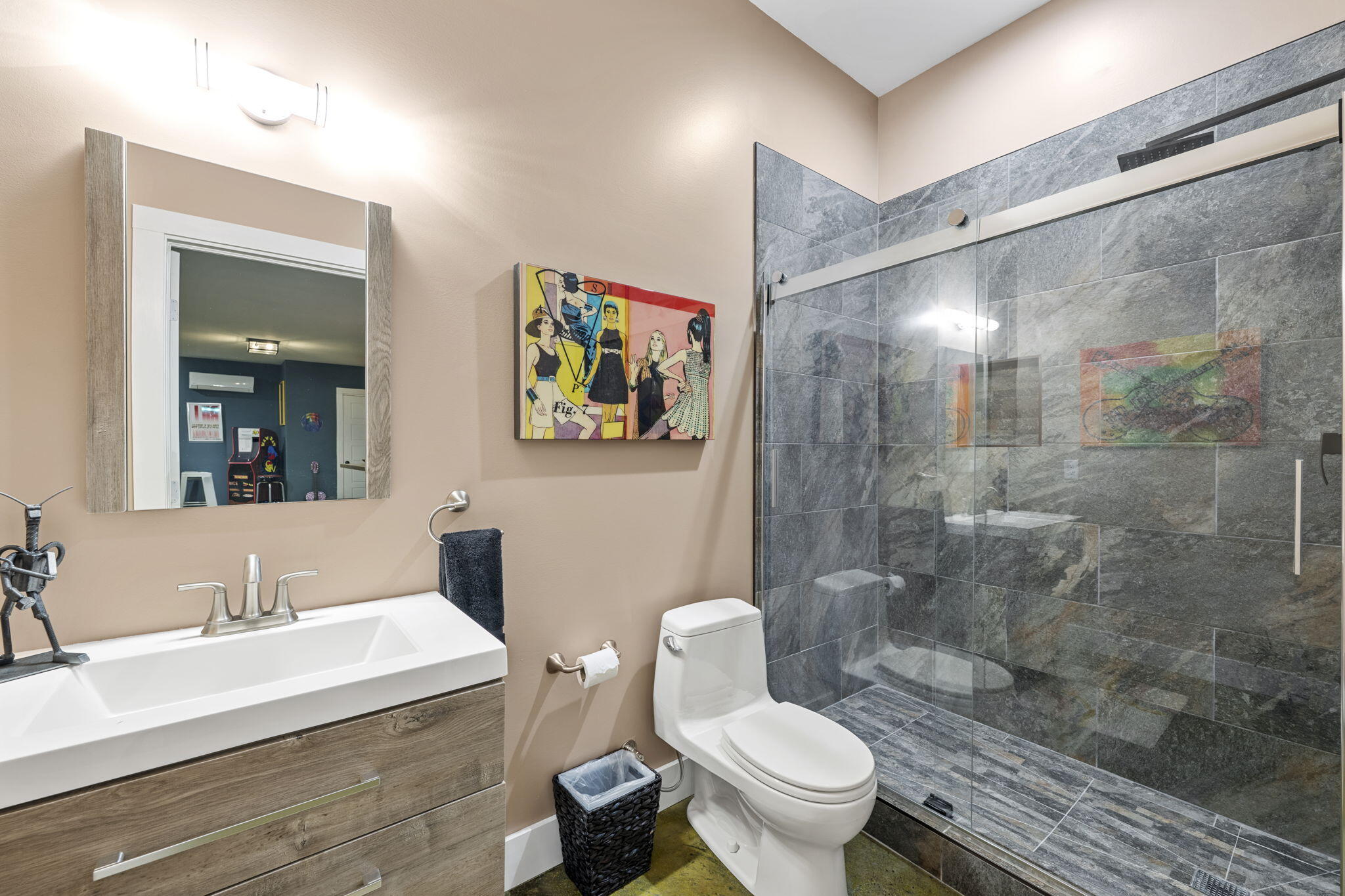 Chattanooga, Tennessee, 37405, United States, 4 Bedrooms Bedrooms, ,4 BathroomsBathrooms,Residential,Active,1893208